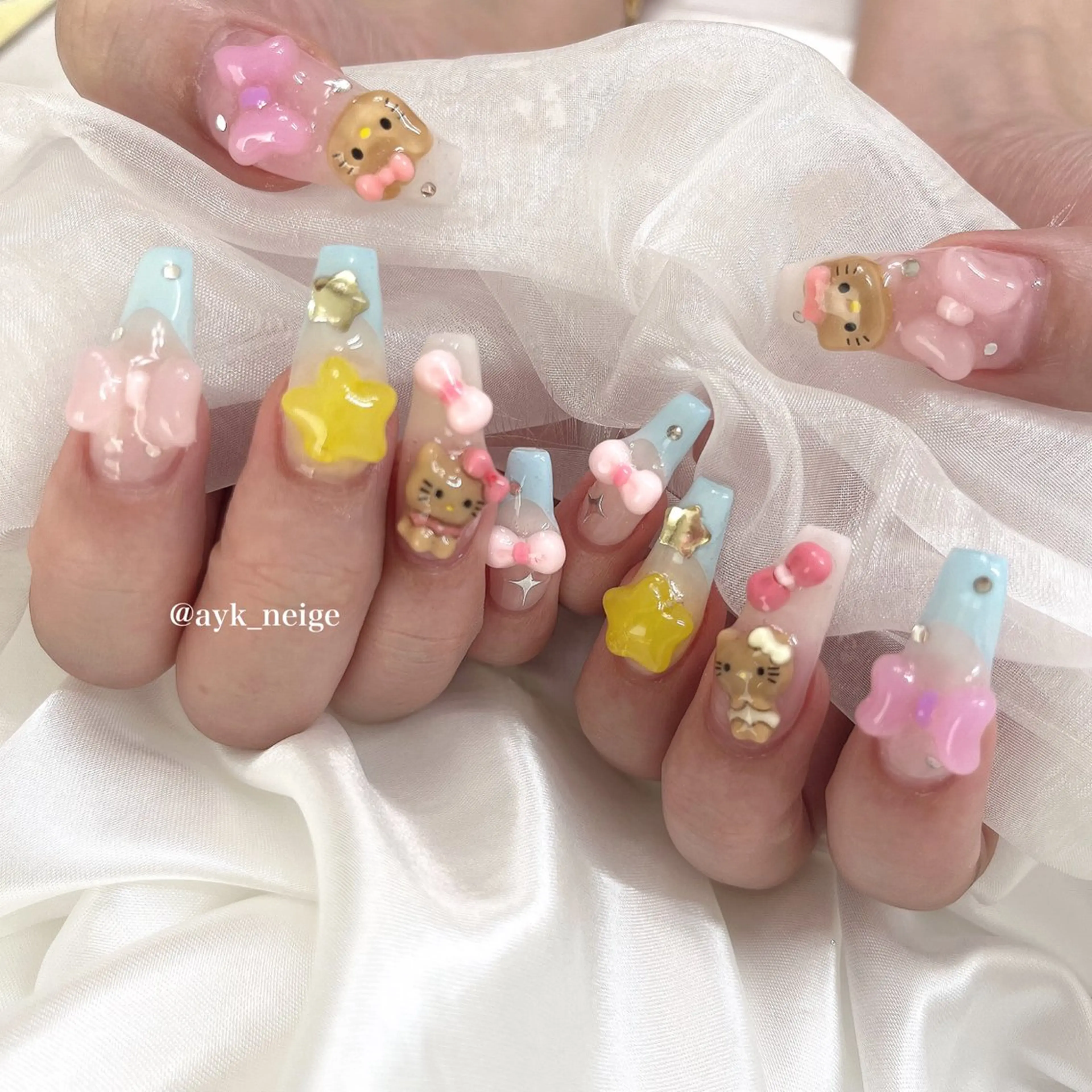ネイル フットネイル フレンチネイル キラキラネイル 韓国ネイル マグネットネイル n'eige nail所属・大谷 綾香のネイルデザイン