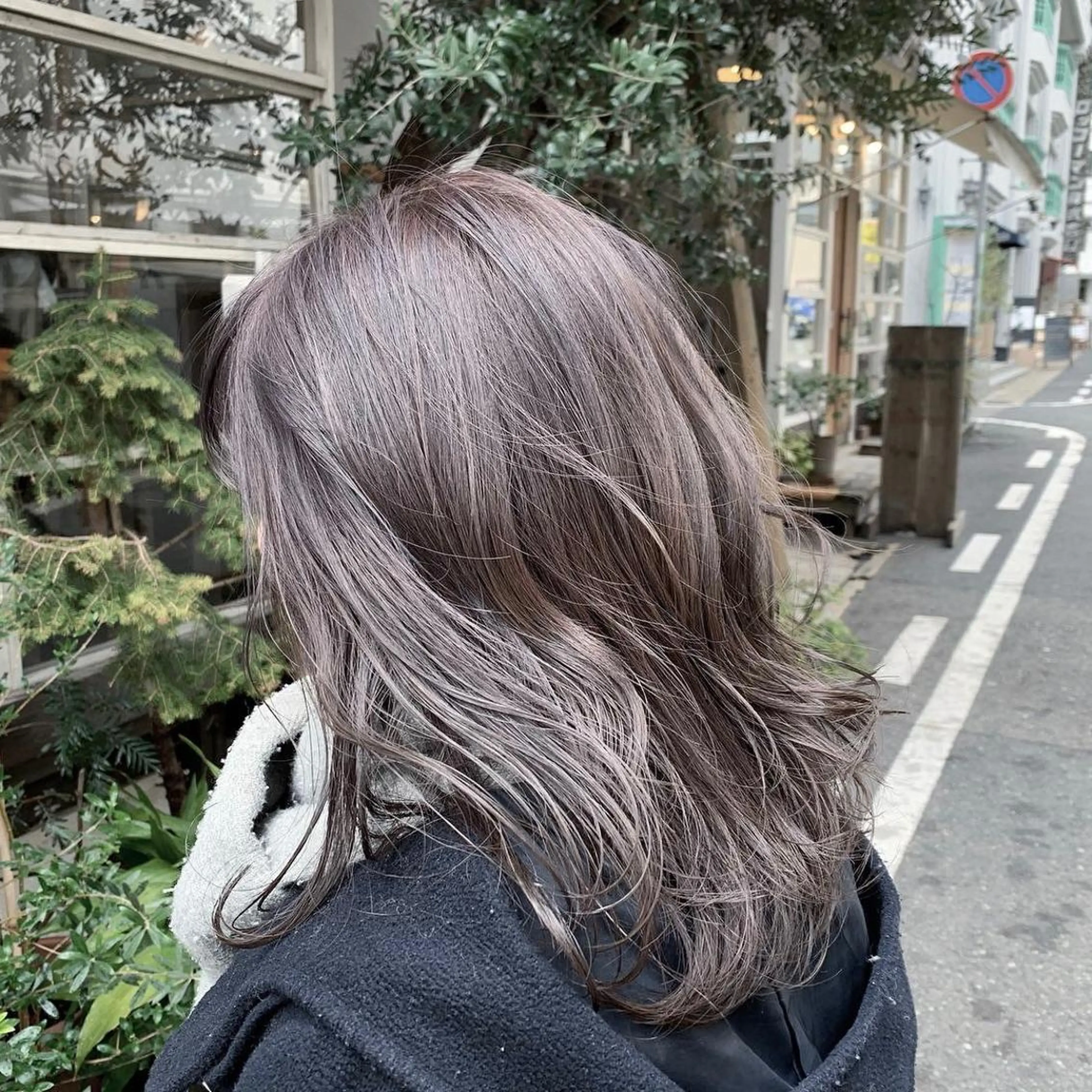 ミディアム カラー ベージュカラー カット ヘアカラー トリートメント LEB所属・下河 宗太のヘアスタイル