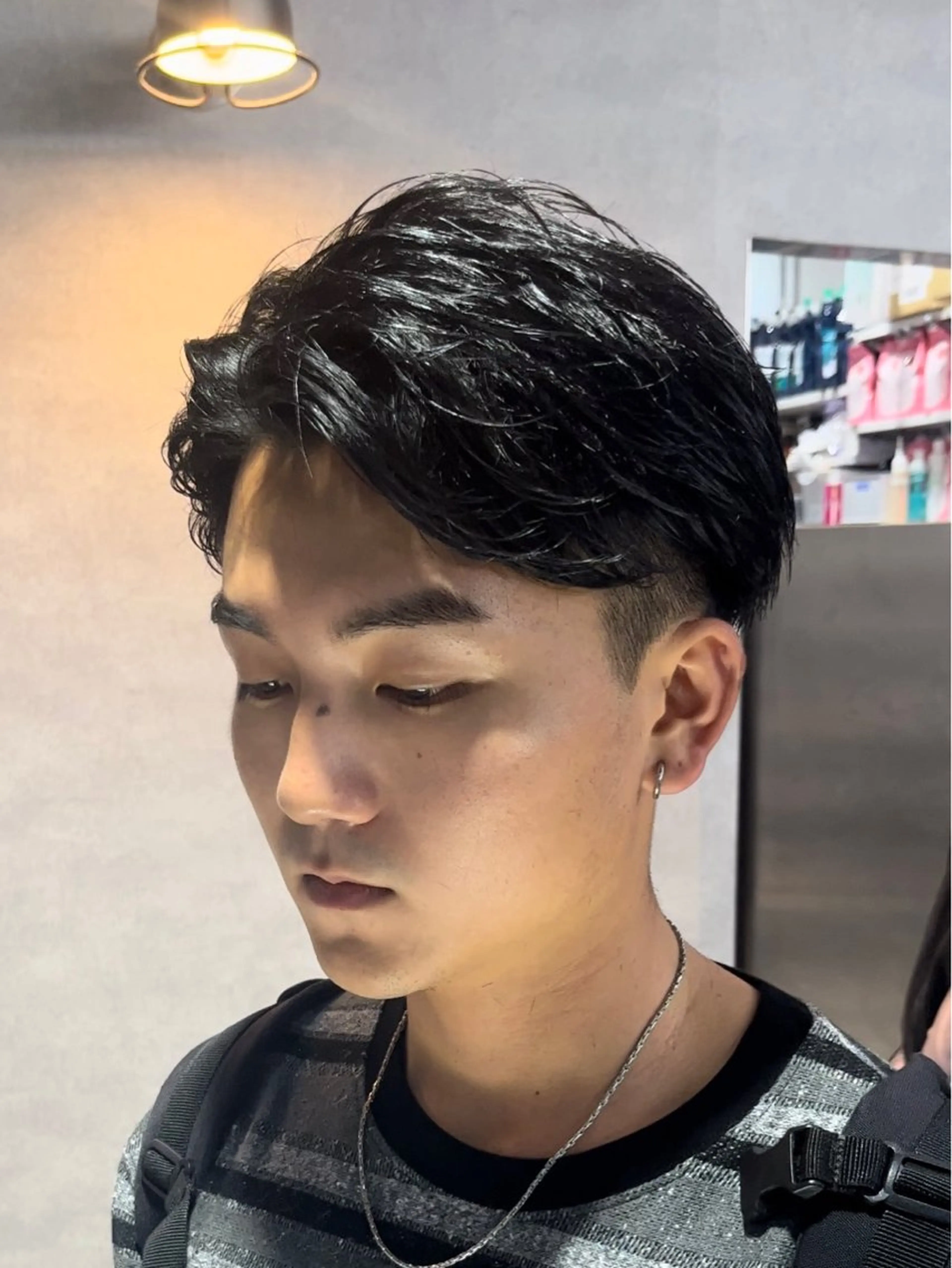 ショート カラー パーマ メンズ センターパート マッシュ メンズパーマ ツーブロック 刈り上げ センターパート マスターかずまのヘアスタイル