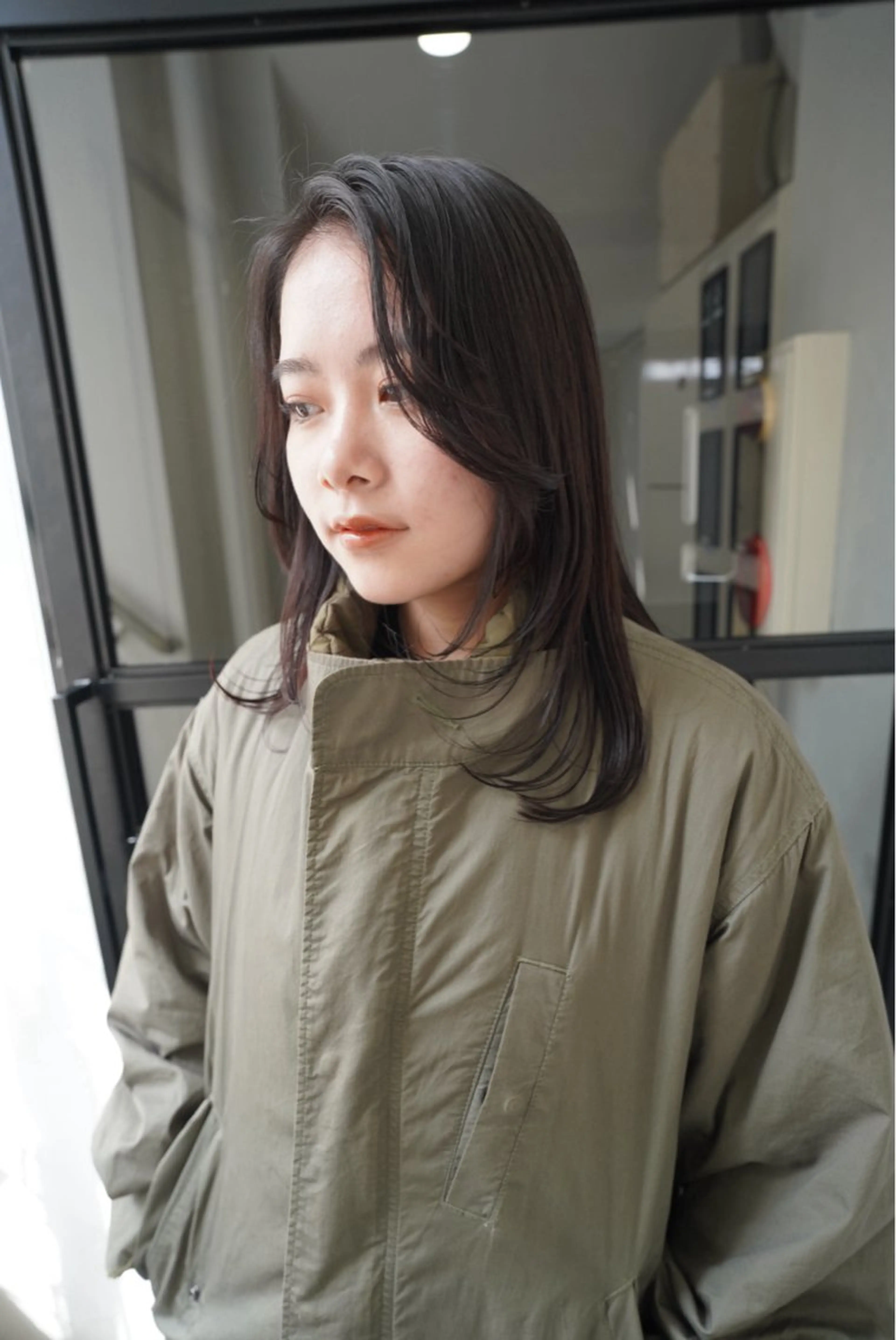 ミディアム 顔まわりレイヤー レイヤーカット wabi【ワビ】所属・manami/ヘア セット/ハイトーンのヘアスタイル