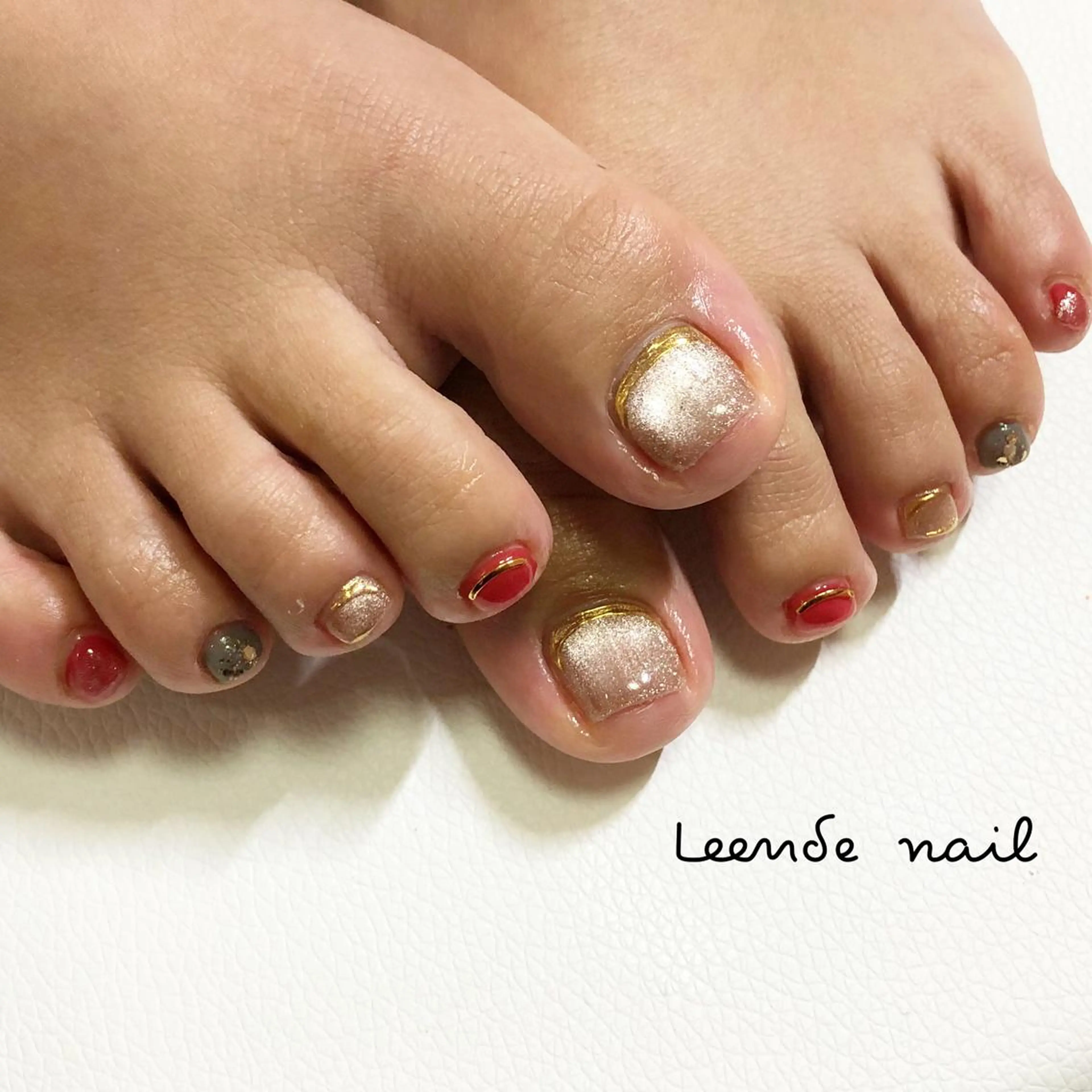ネイル フットネイル Leendenail 【リエンダネイル】のネイルデザイン