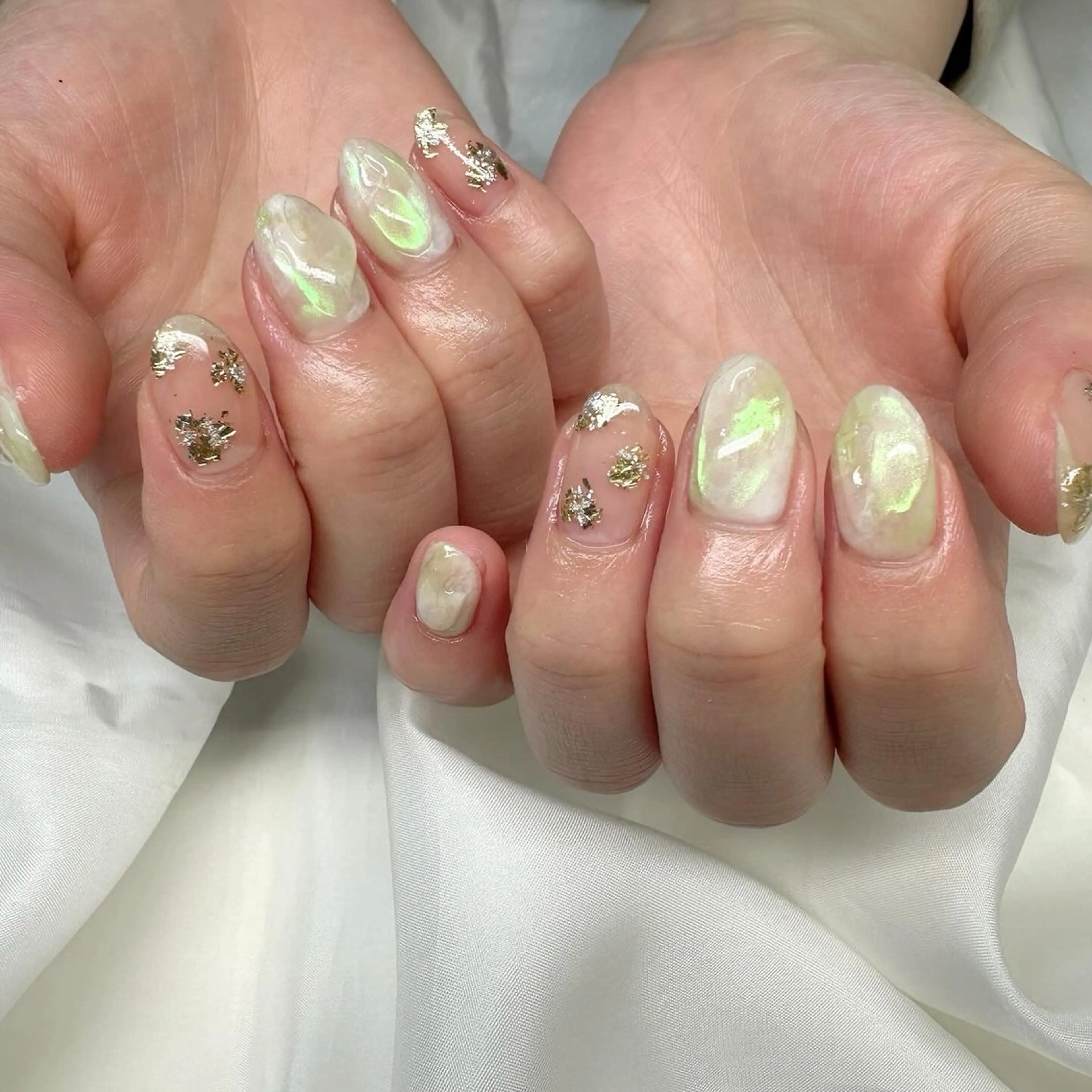 ネイル オーロラネイル クリアネイル グリーン 氷ネイル・うるうるネイル 韓国ネイル 🪞KAPE NAIL 🪞のネイルデザイン