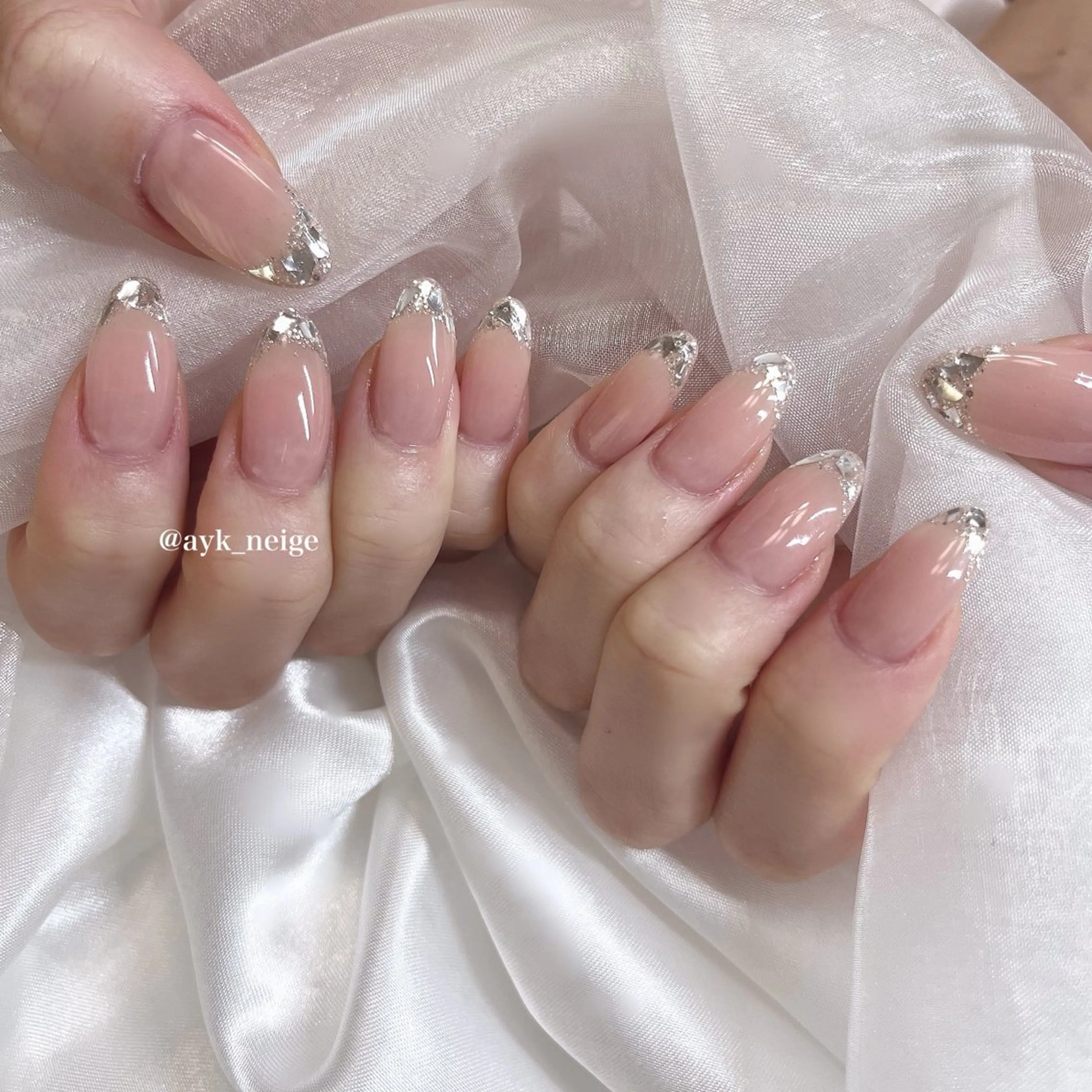 ネイル フットネイル キラキラネイル 韓国ネイル リボン シンプルネイル n'eige nail所属・大谷 綾香のネイルデザイン