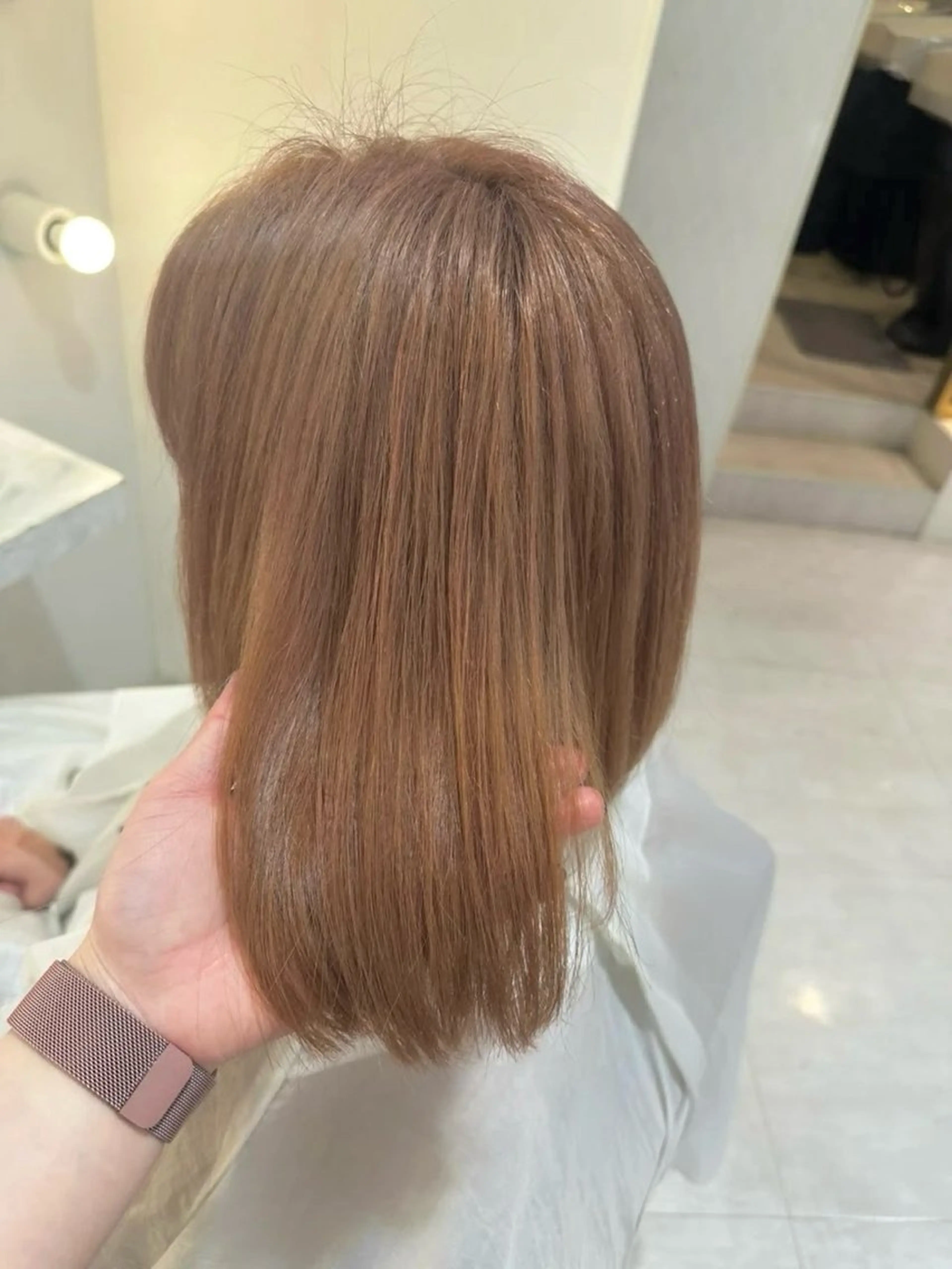 ショート カラー ベージュカラー ブリーチ ダブルカラー ヘアーメイクウィル野田阪神店所属・畑中 夢のヘアスタイル