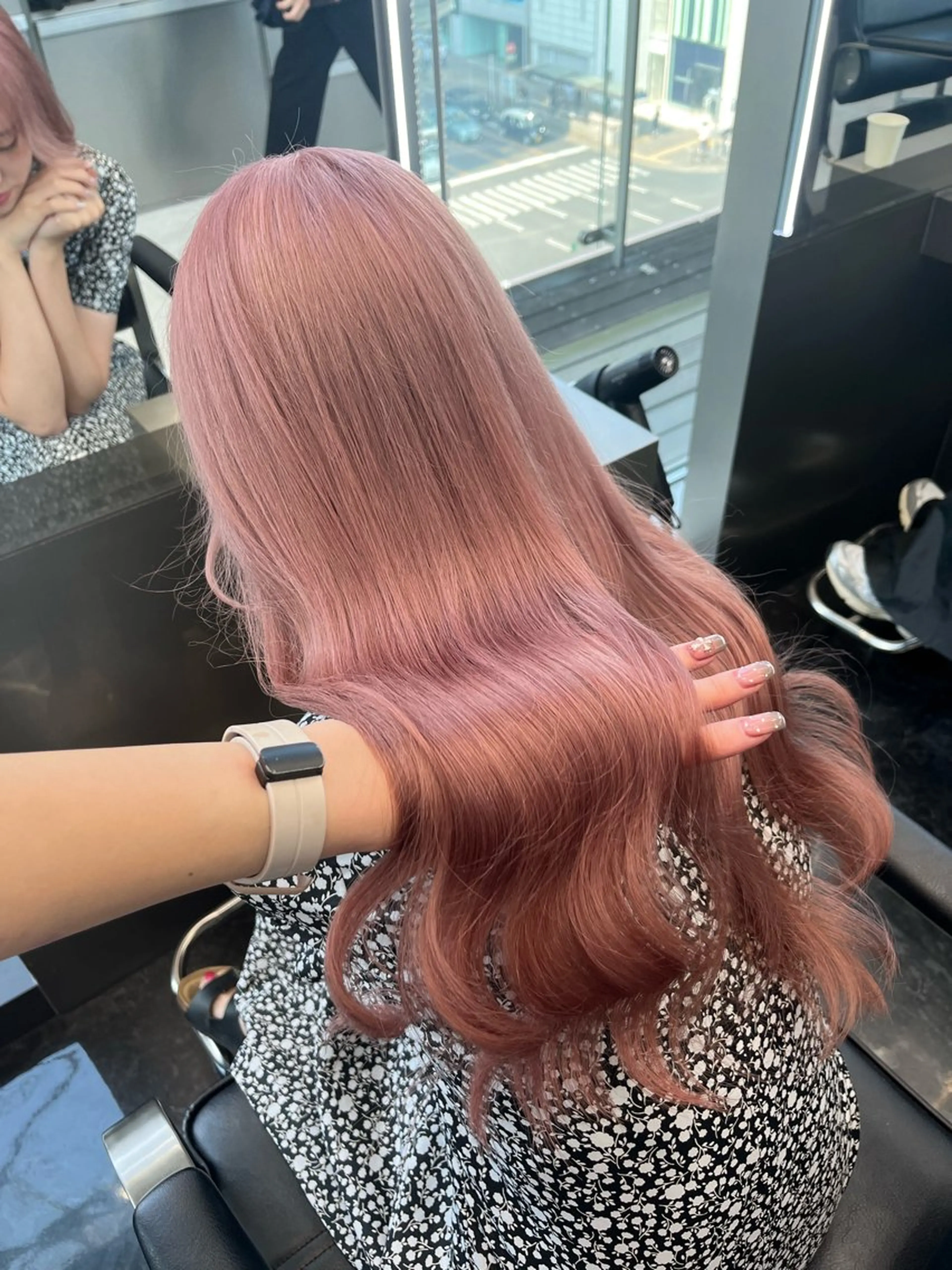 セミロング カラー ベージュカラー 透明感カラー ハイトーンカラー ピンクカラー ピンクベージュ ヘアカラー トリートメント ヘアセット 韓国ヘア🖤/透明感 shihoのヘアスタイル