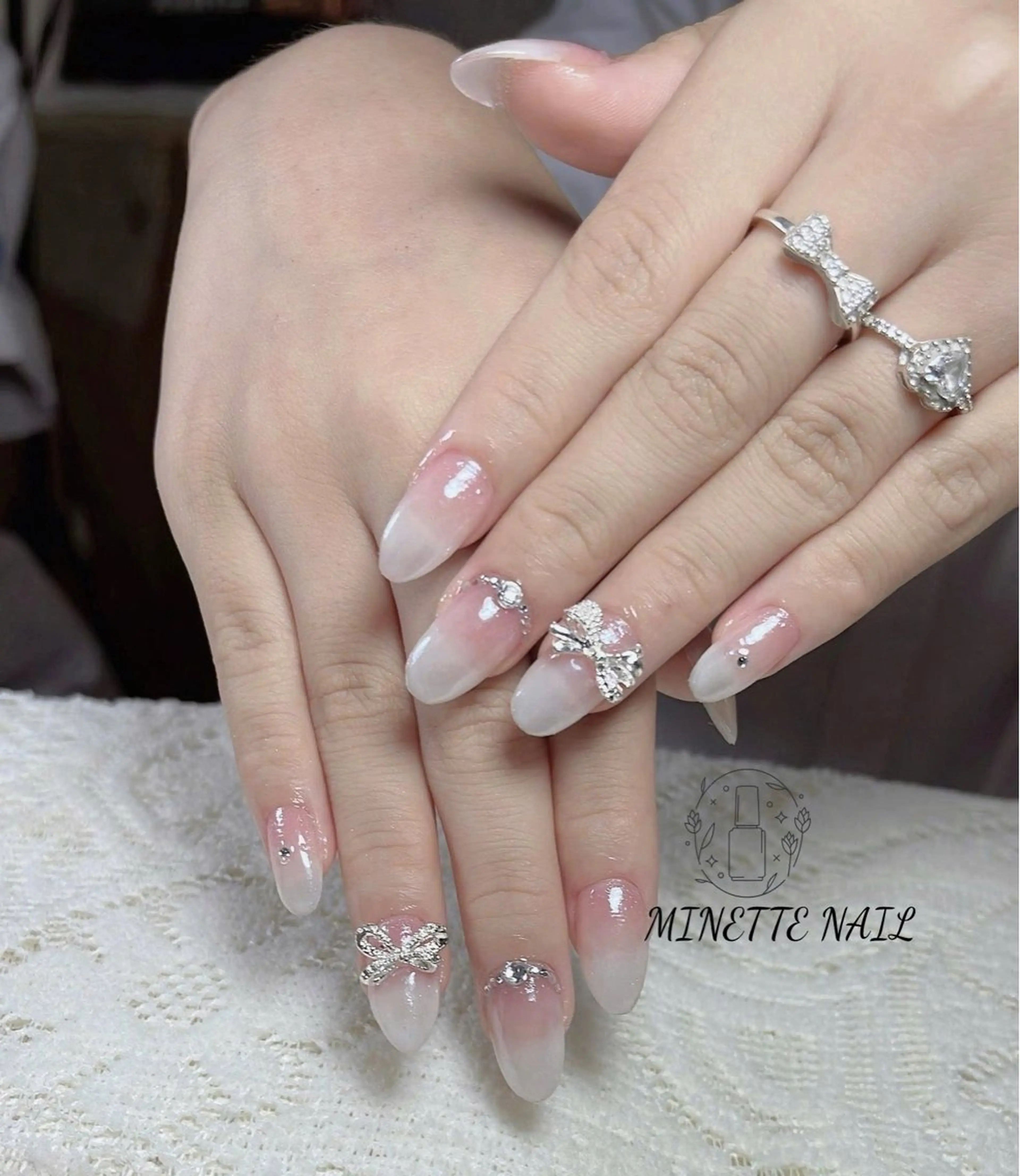 ネイル フレンチネイル ジェルネイル マグネットネイル 持ち込み ニュアンスネイル ハンドネイル Minette Nailのネイルデザイン