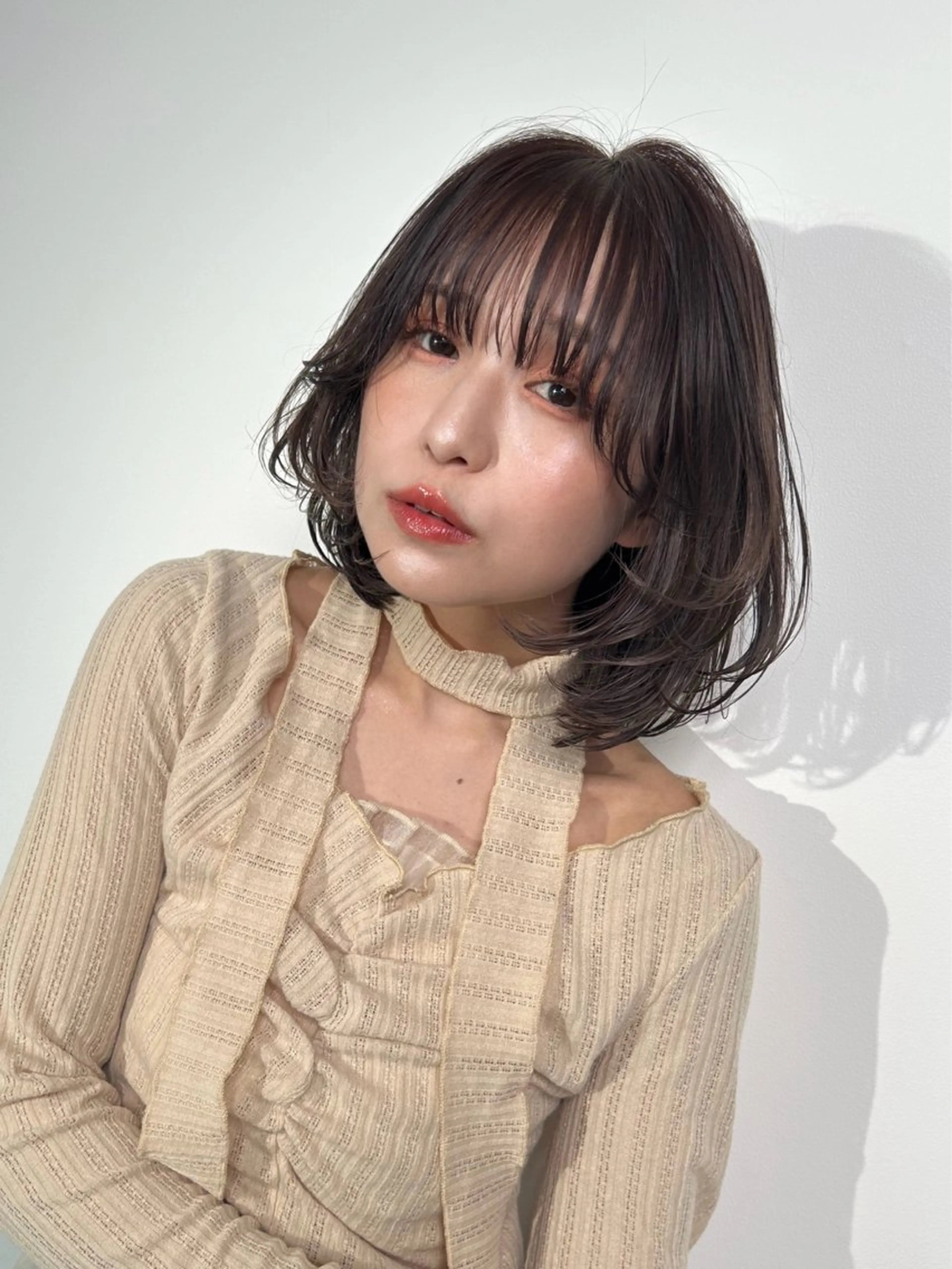 ミディアム カラー ヘアアレンジ アッシュ ベージュカラー ブリーチ ダブルカラー グレージュ カット ヘアカラー 縮毛矯正 トリートメント mao透明感カラー 似合わせヘアメイクのヘアスタイル