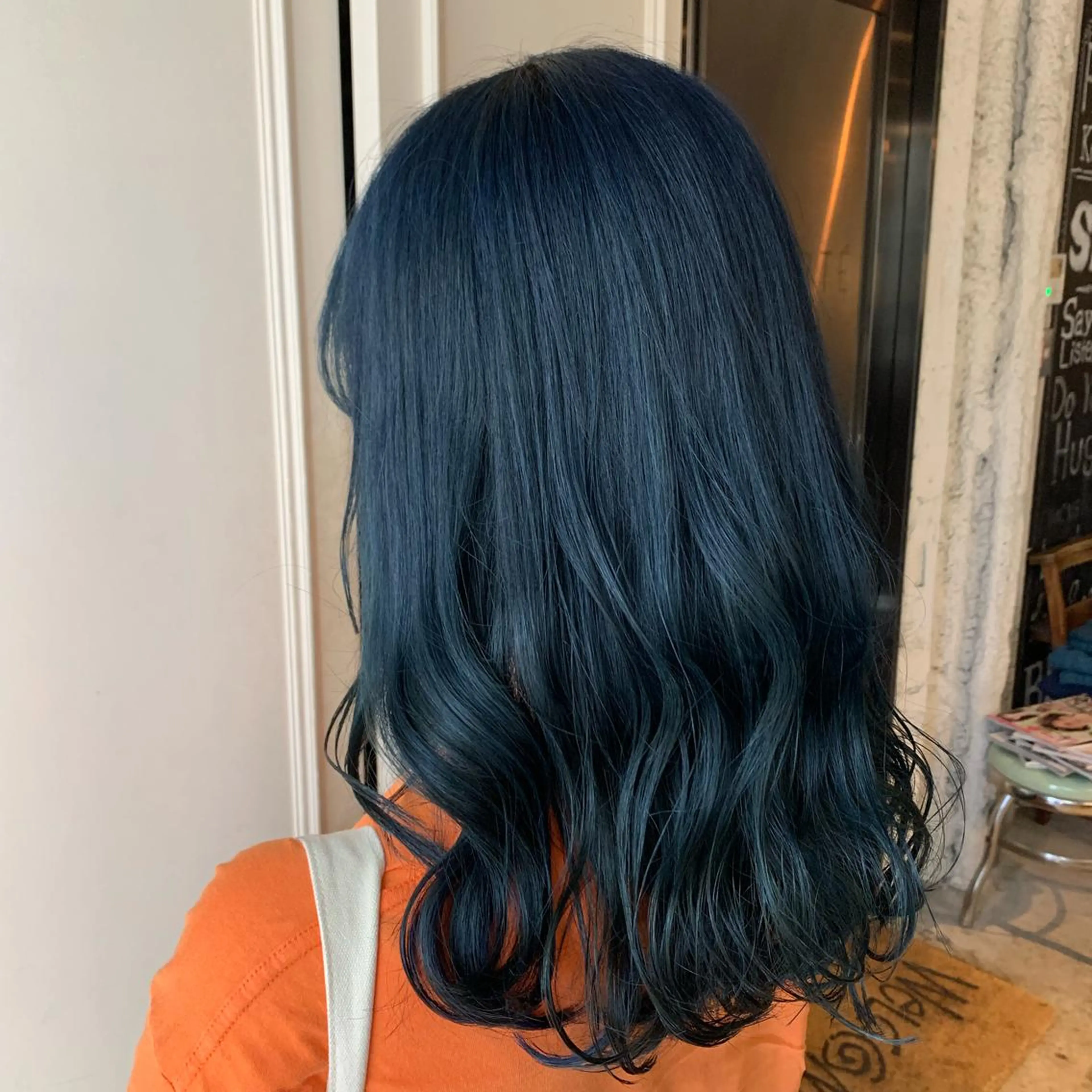 セミロング カラー ヘアアレンジ ブリーチ 再現度&髪質改善 LISAのヘアスタイル