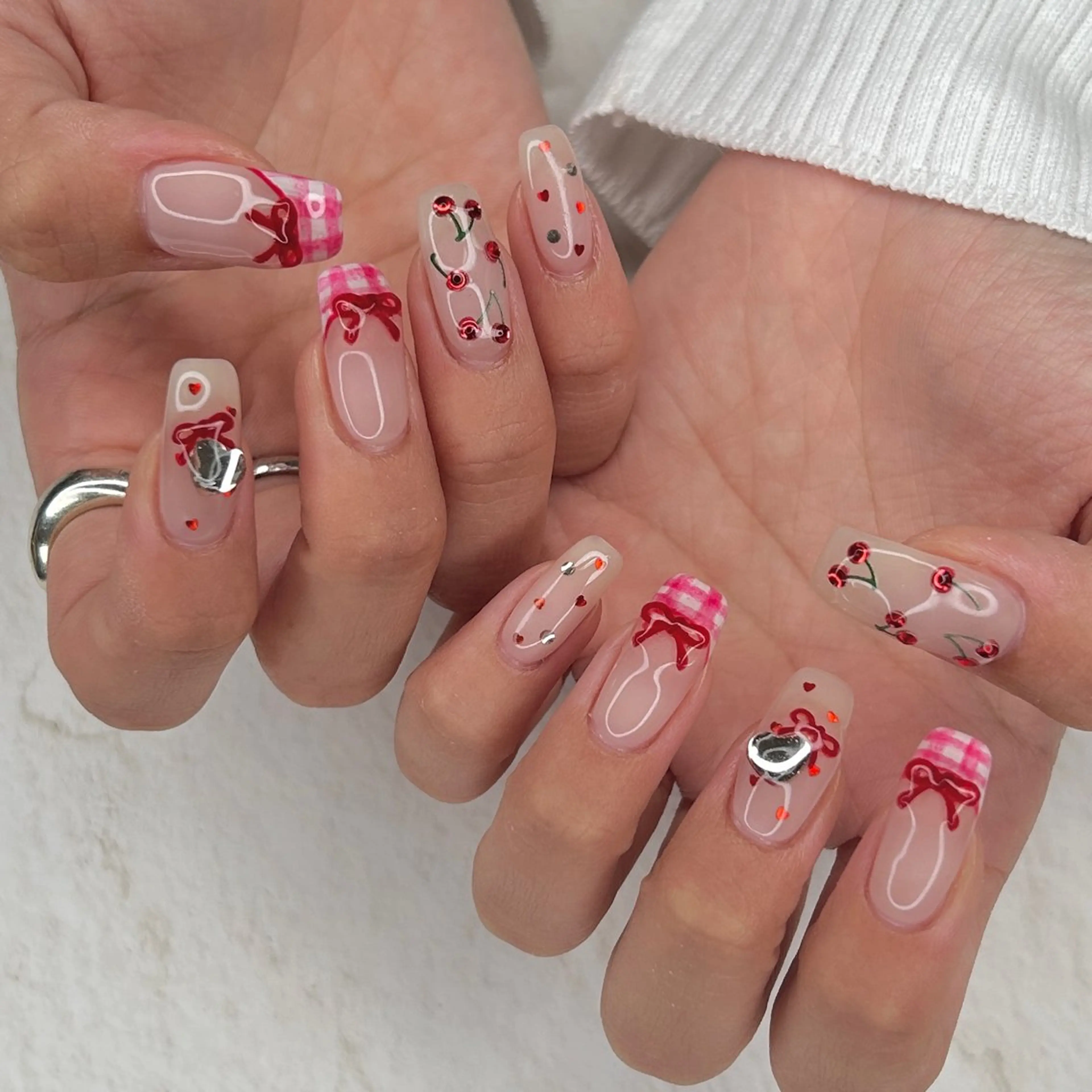 ネイル ハンドネイル フットネイル ease NAIL SALONのネイルデザイン