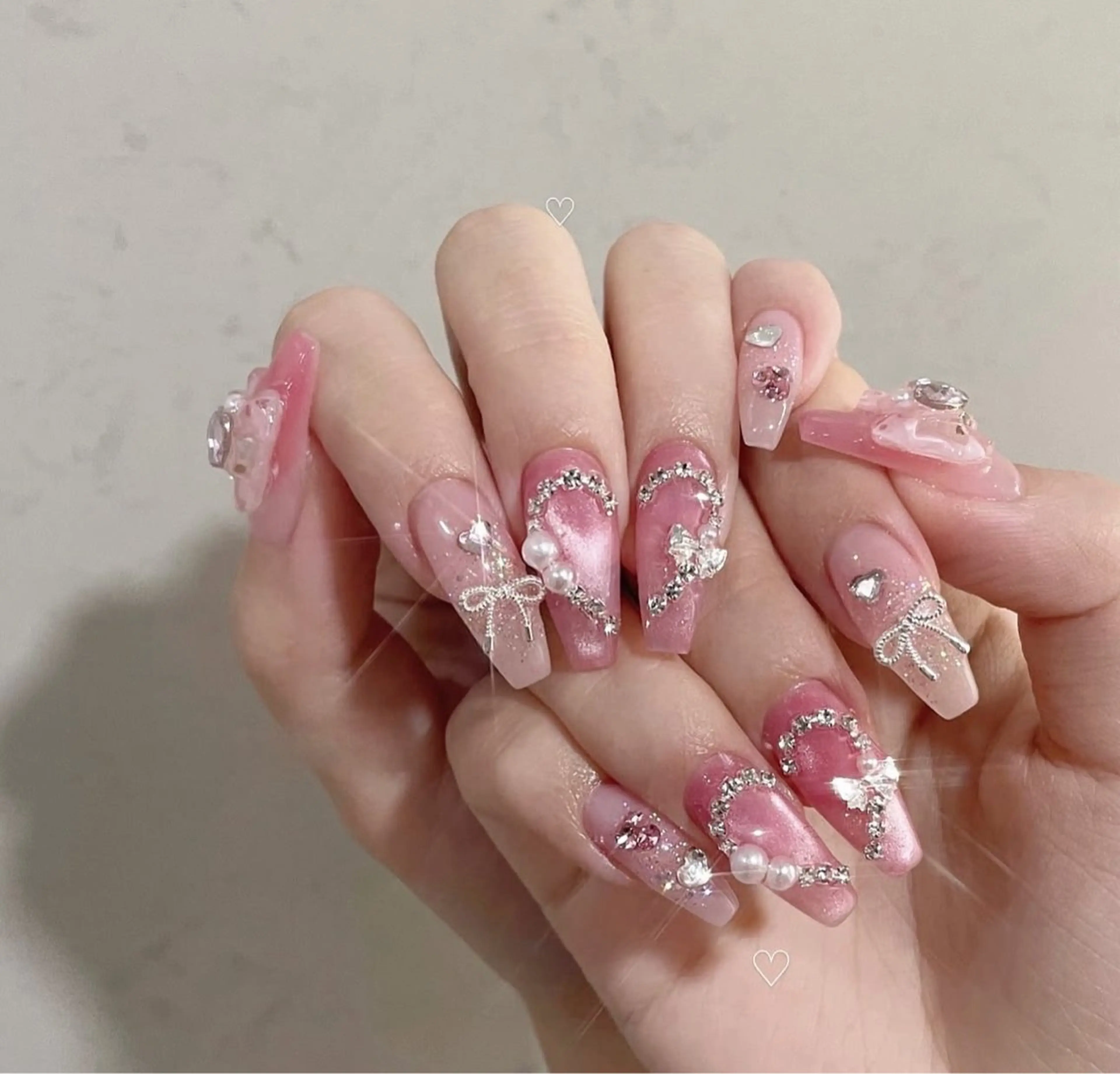 ネイル フレンチネイル ジェルネイル ハロウィン キラキラネイル 韓国ネイル H.babynailsalon所属・H.baby Nail Salonのネイルデザイン
