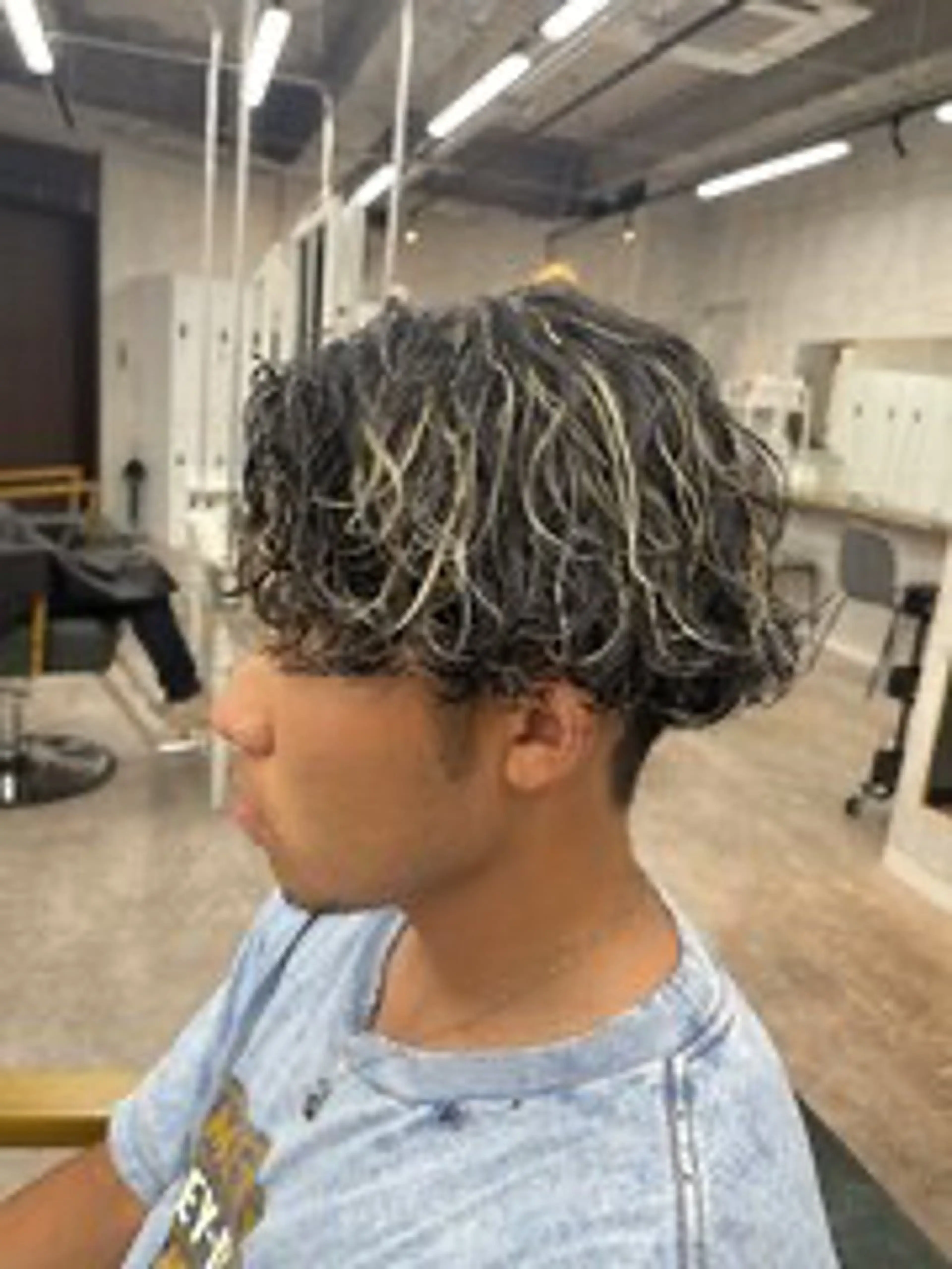 メンズ カット パーマ フェードパーマ 新倉幸之助のヘアスタイル