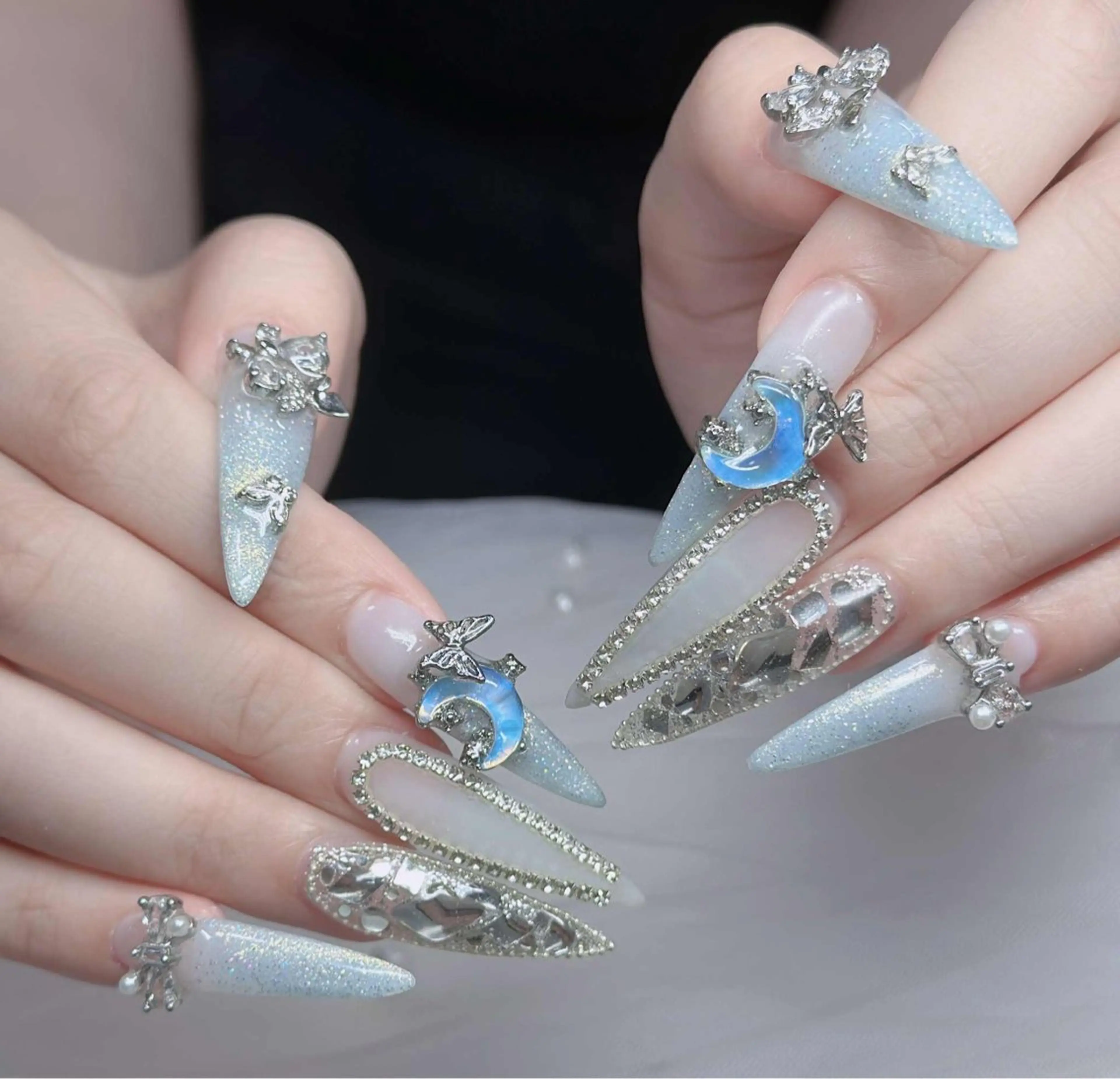 ネイル オーロラネイル フレンチネイル ジェルネイル ハロウィン キラキラネイル ハンドネイル H.baby Nail Salon所属・H.baby Nail Salonのネイルデザイン