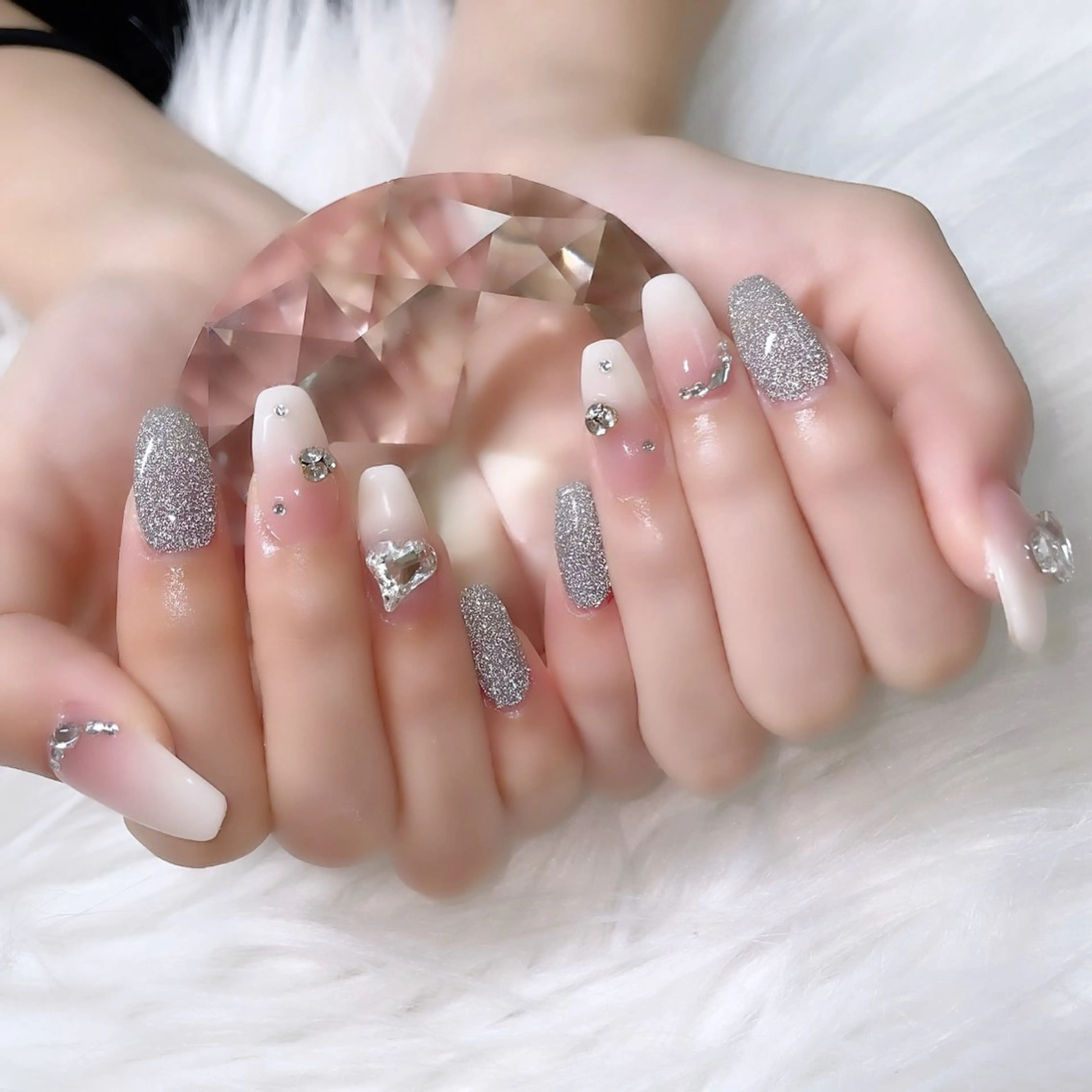 ネイル ハンドネイル chiyori🎀 韓国風まつげのマツエク・マツパデザイン