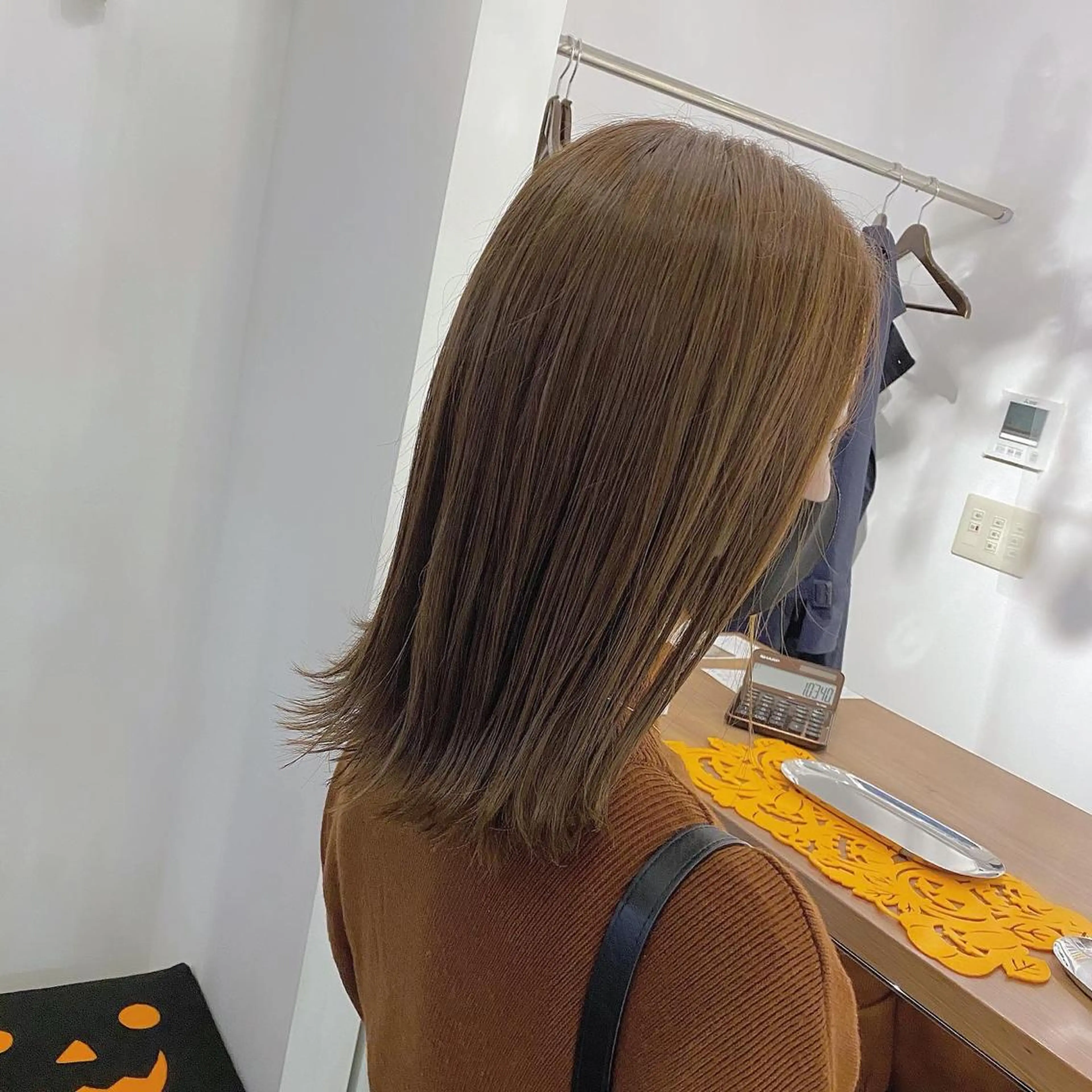 ミディアム カラー 切りっぱなしボブ アッシュ アッシュブラウン ブラウンカラー ボブ SALOWIN 池袋Suite店所属・髪質改善特化 安東駿介のヘアスタイル