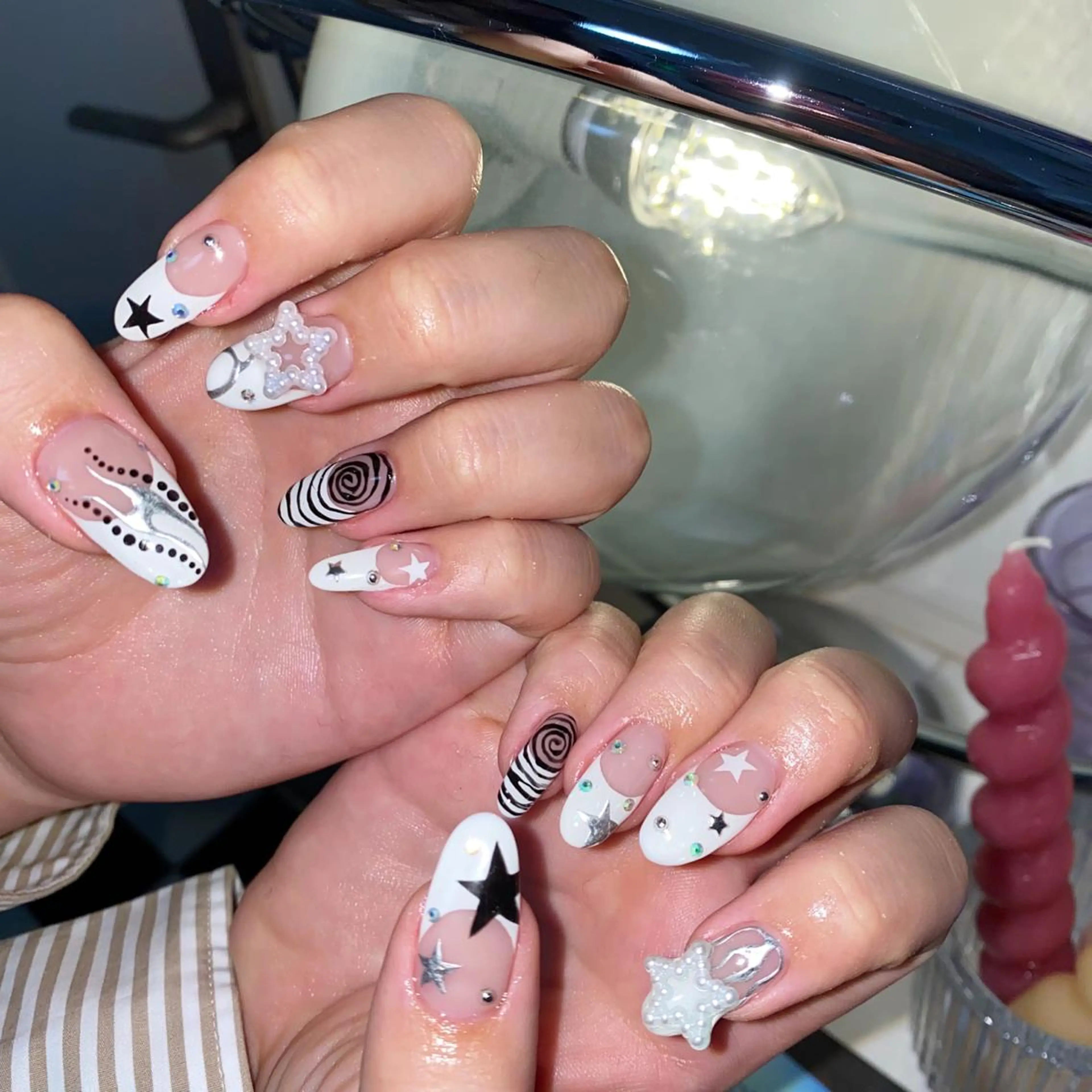 ネイル アートネイル オーロラネイル フレンチネイル 氷ネイル・うるうるネイル マグネットネイル Nail by Licorneのネイルデザイン