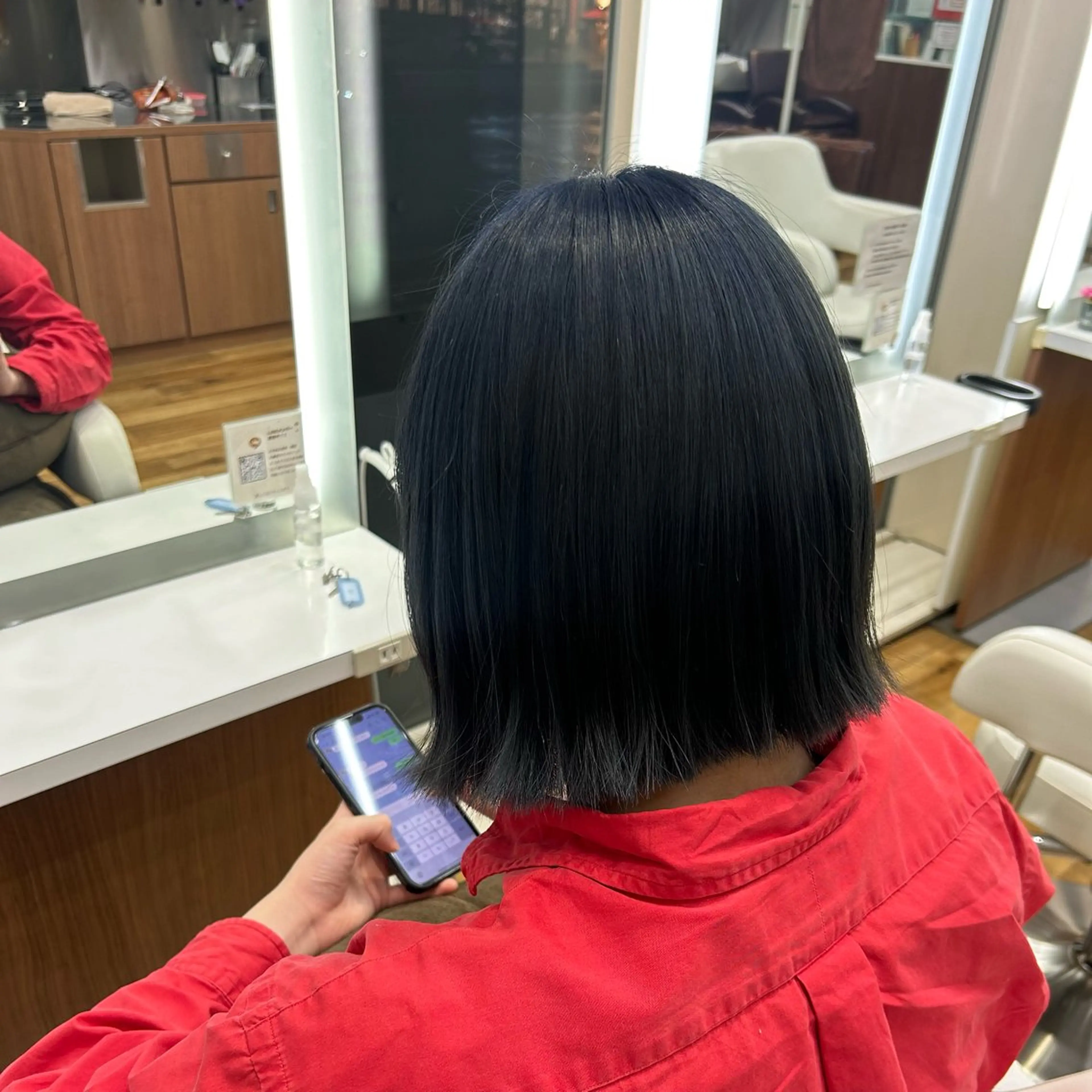 カラー ブリーチ ブルーカラー ネイビーカラー レナークウィズ　北川 愛璃のヘアスタイル