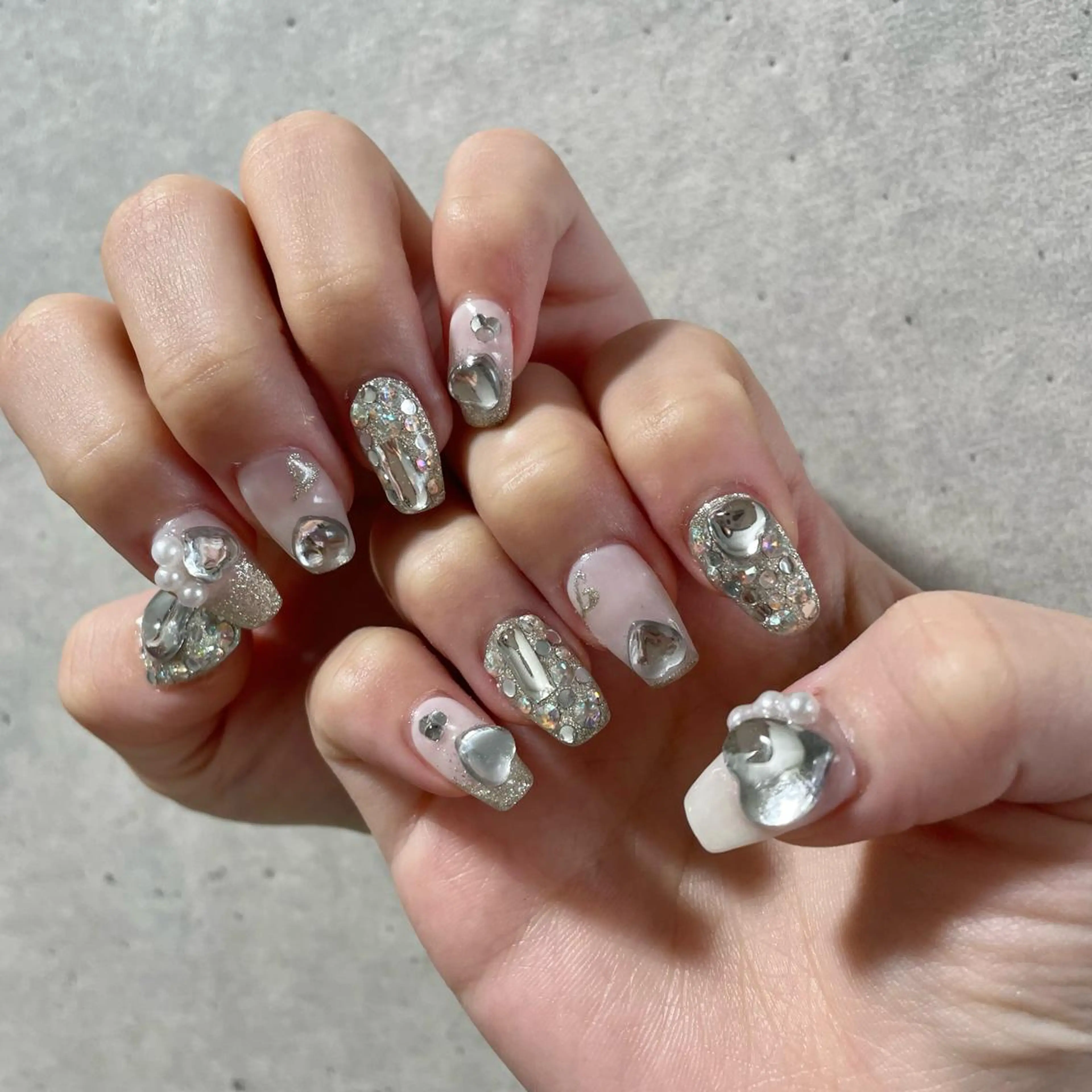 ネイル ハート 持ち込み ストーンネイル ハンドネイル nail salon yのネイルデザイン