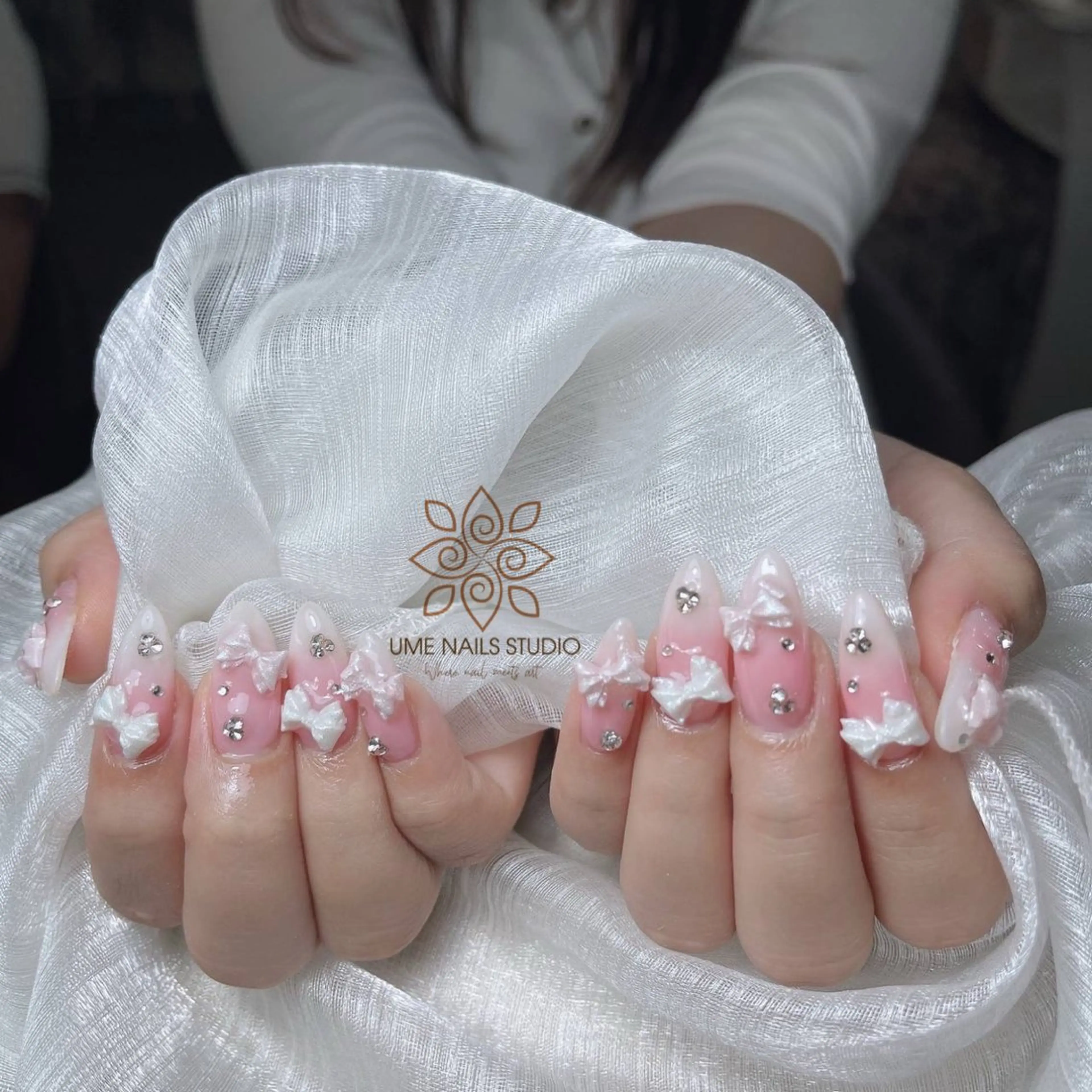 ネイル チークネイル クリアネイル ガーリー キラキラネイル 韓国ネイル ハンドネイル Ume Nail Studioのネイルデザイン