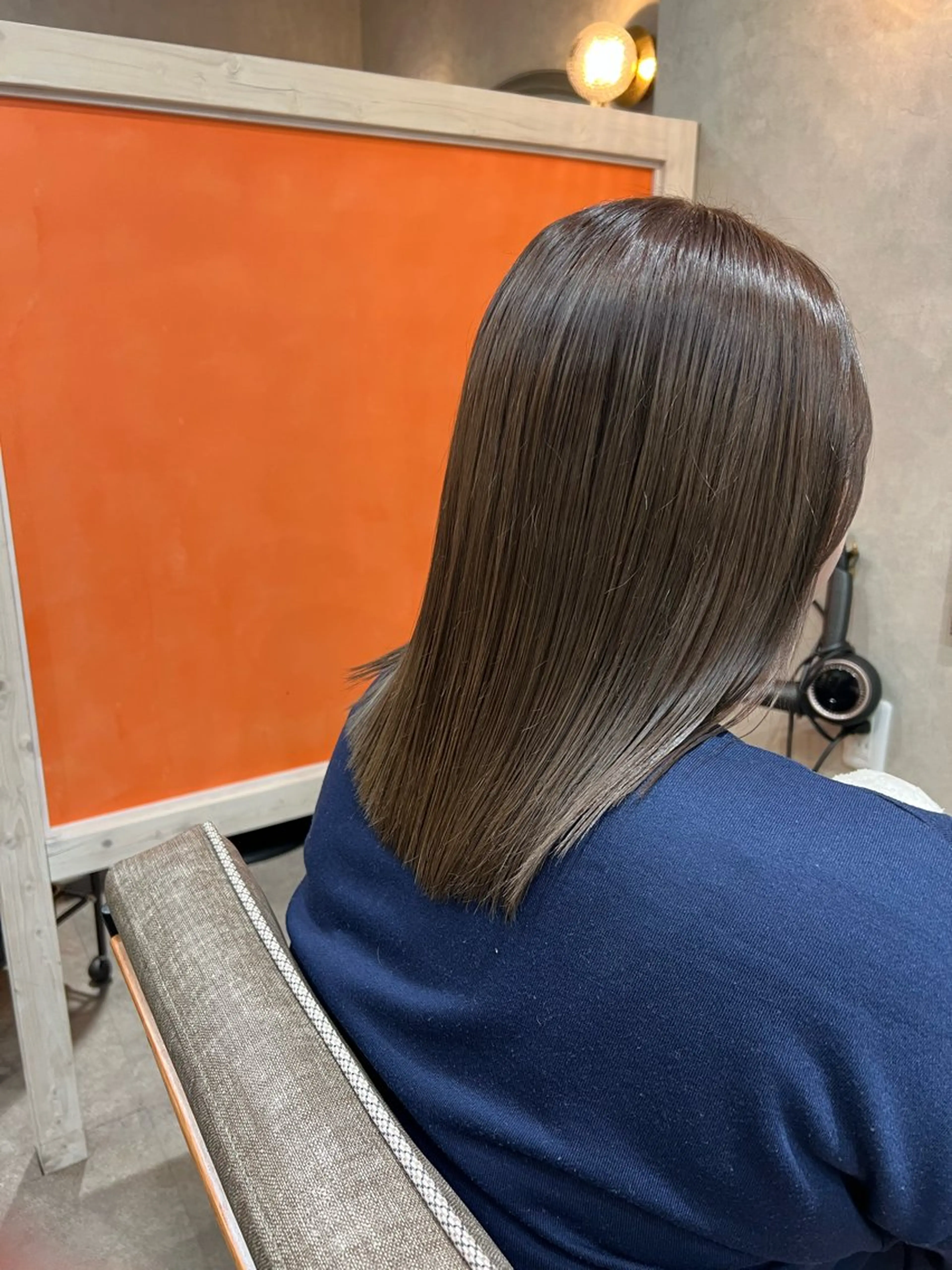 セミロング カラー ブリーチ グレージュ ヘアカラー OxO Hair 南柏所属・寺田 彩記のヘアスタイル