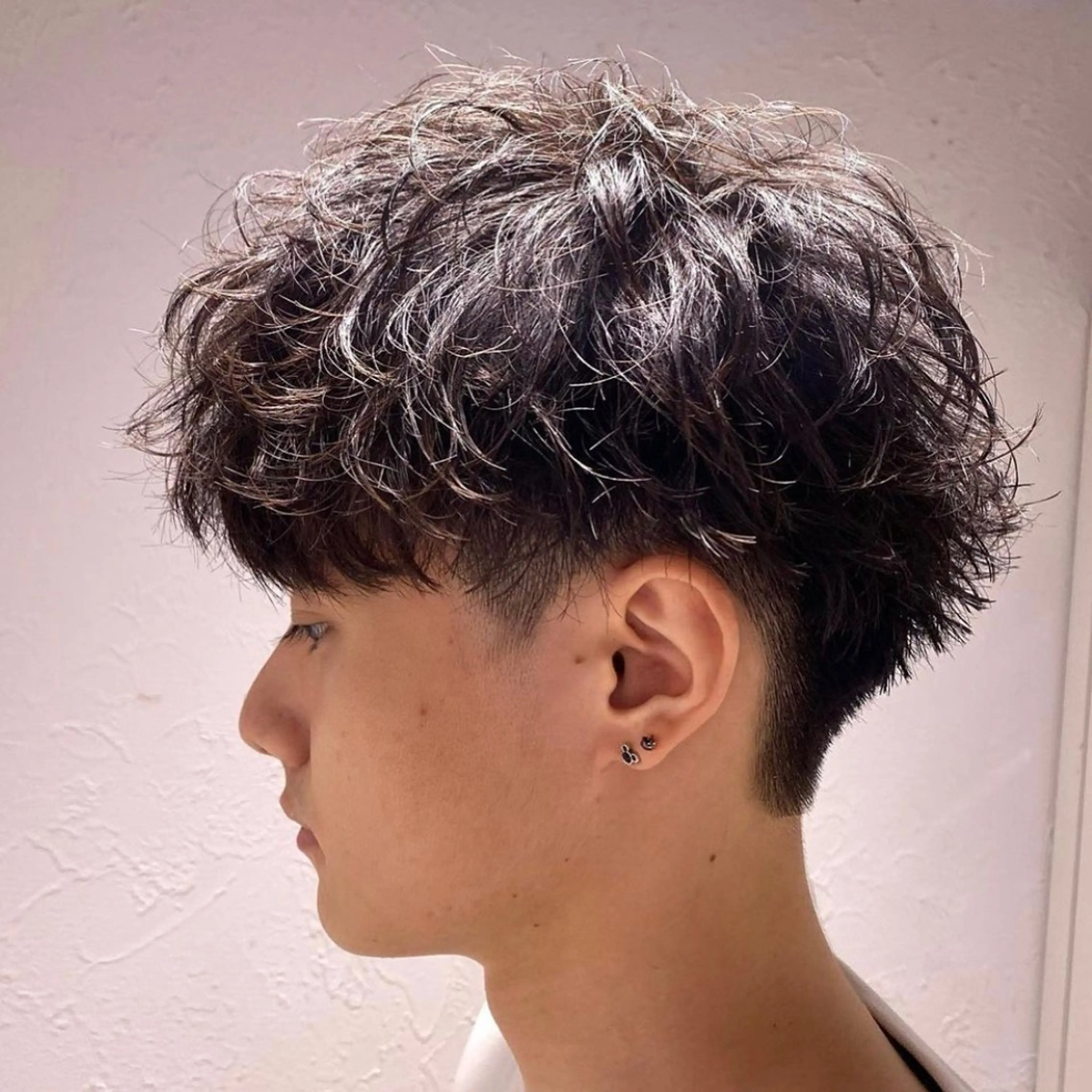 ショート パーマ ハイトーン🌈メンズ カット♡Machanのヘアスタイル