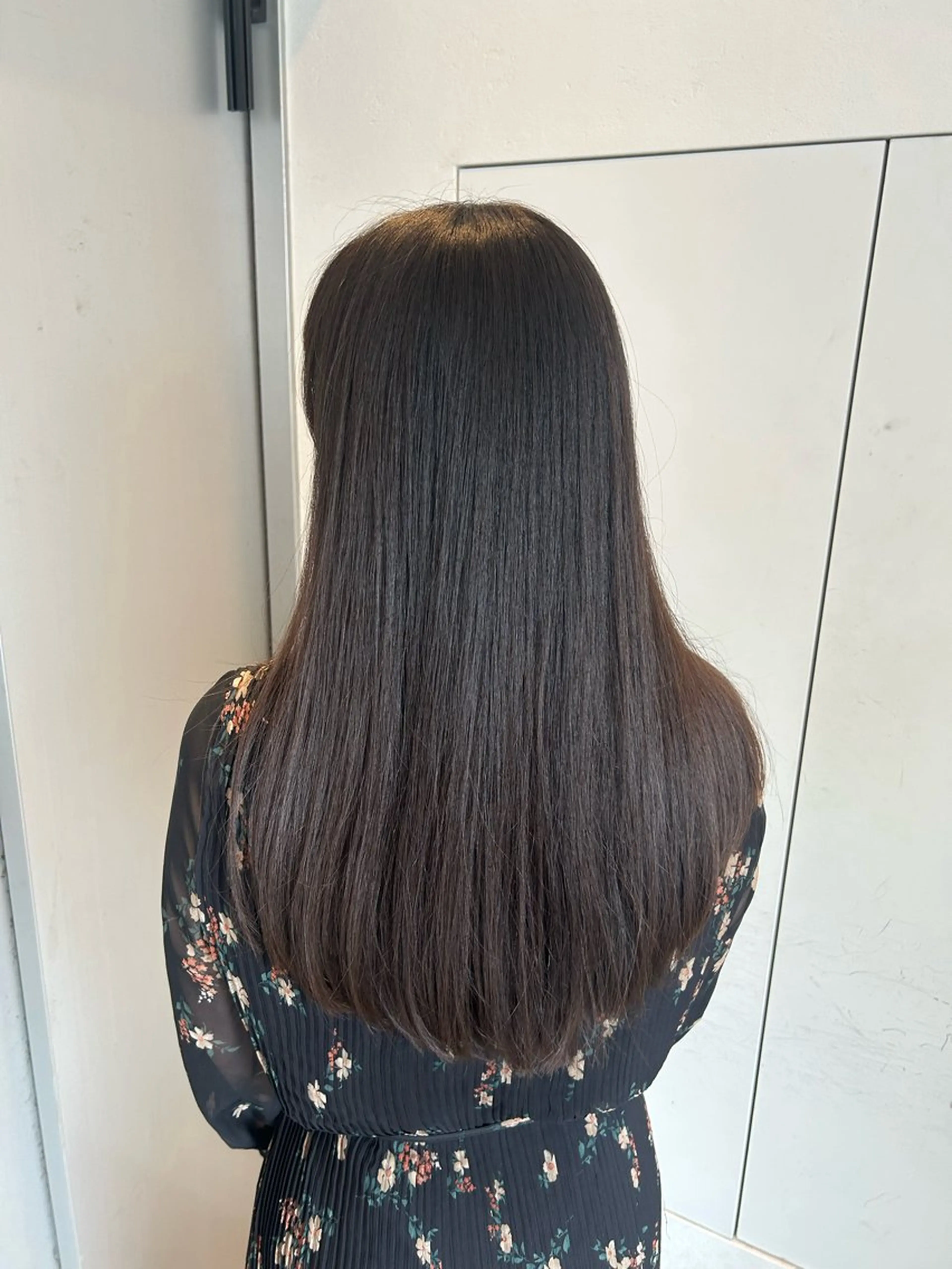 ロング カラー カット ヘアカラー トリートメント ラフィスヘアードープ所属・レイヤーと透明感の アユカ 髪質改善のヘアスタイル