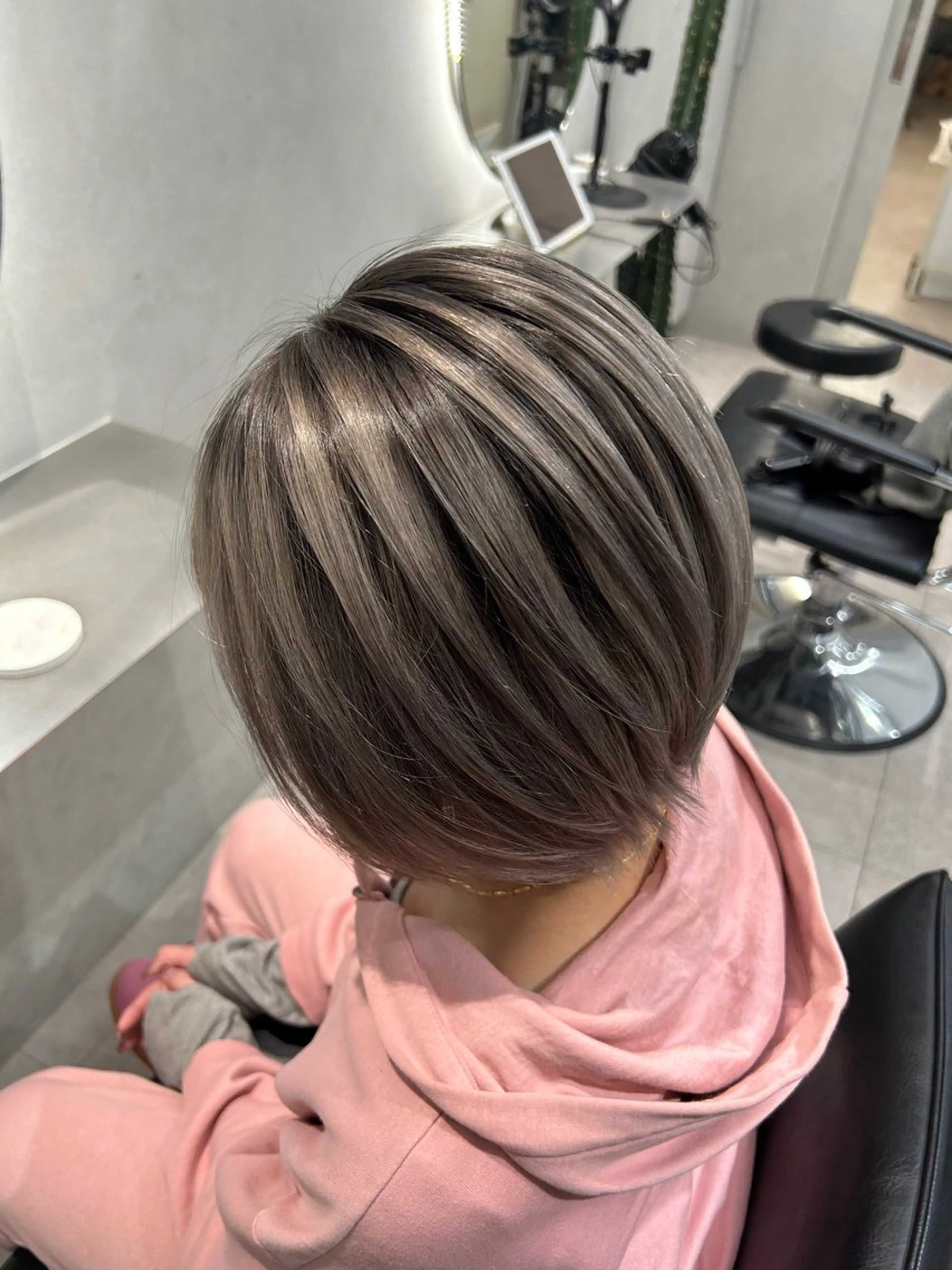 ショート カラー onyx所属・表参道/ハイライト・ バレイヤージュのヘアスタイル