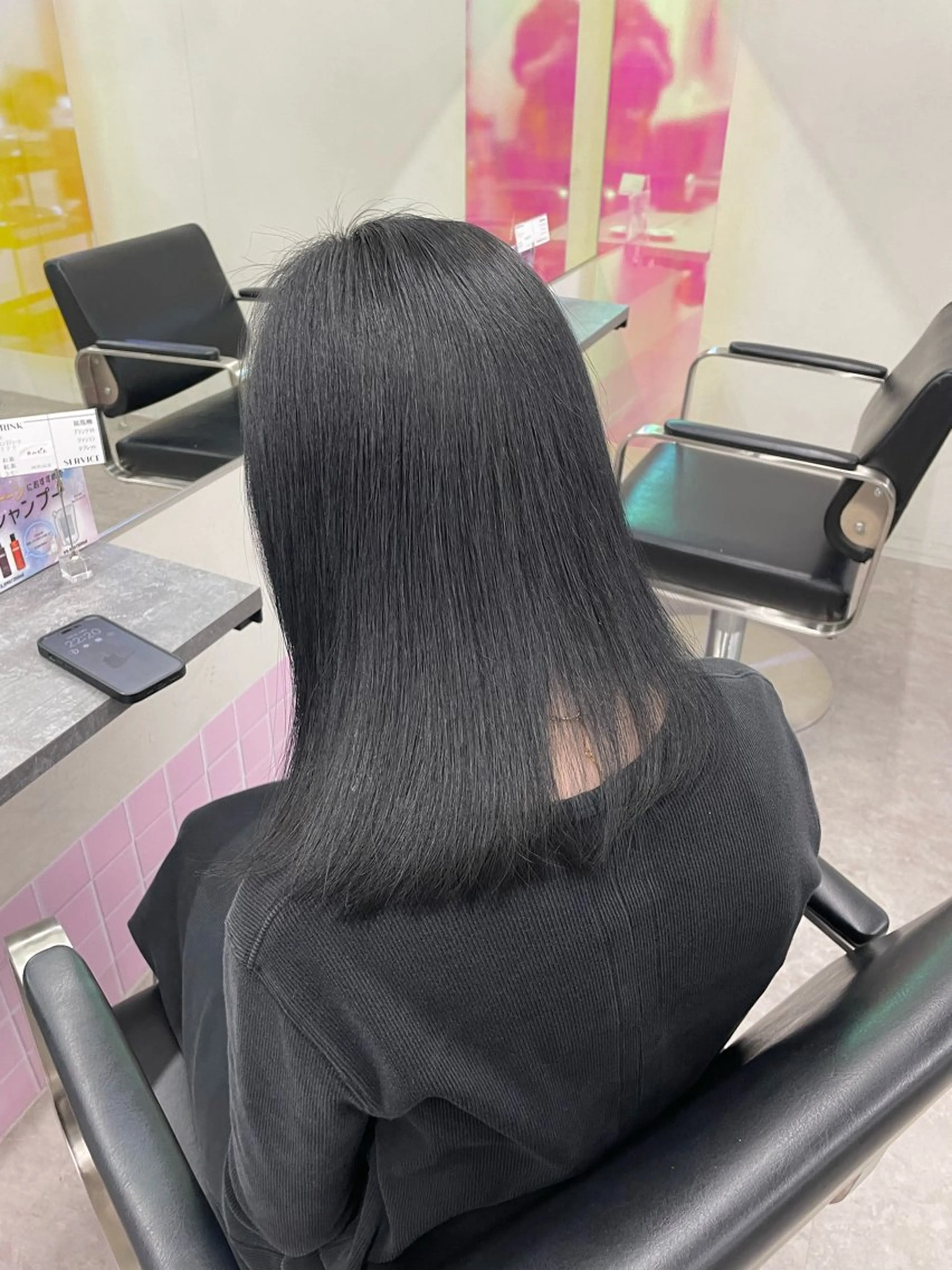 セミロング ヘアカラー 奥野碧🌈艶髪 /ダメージレスカラーのヘアスタイル