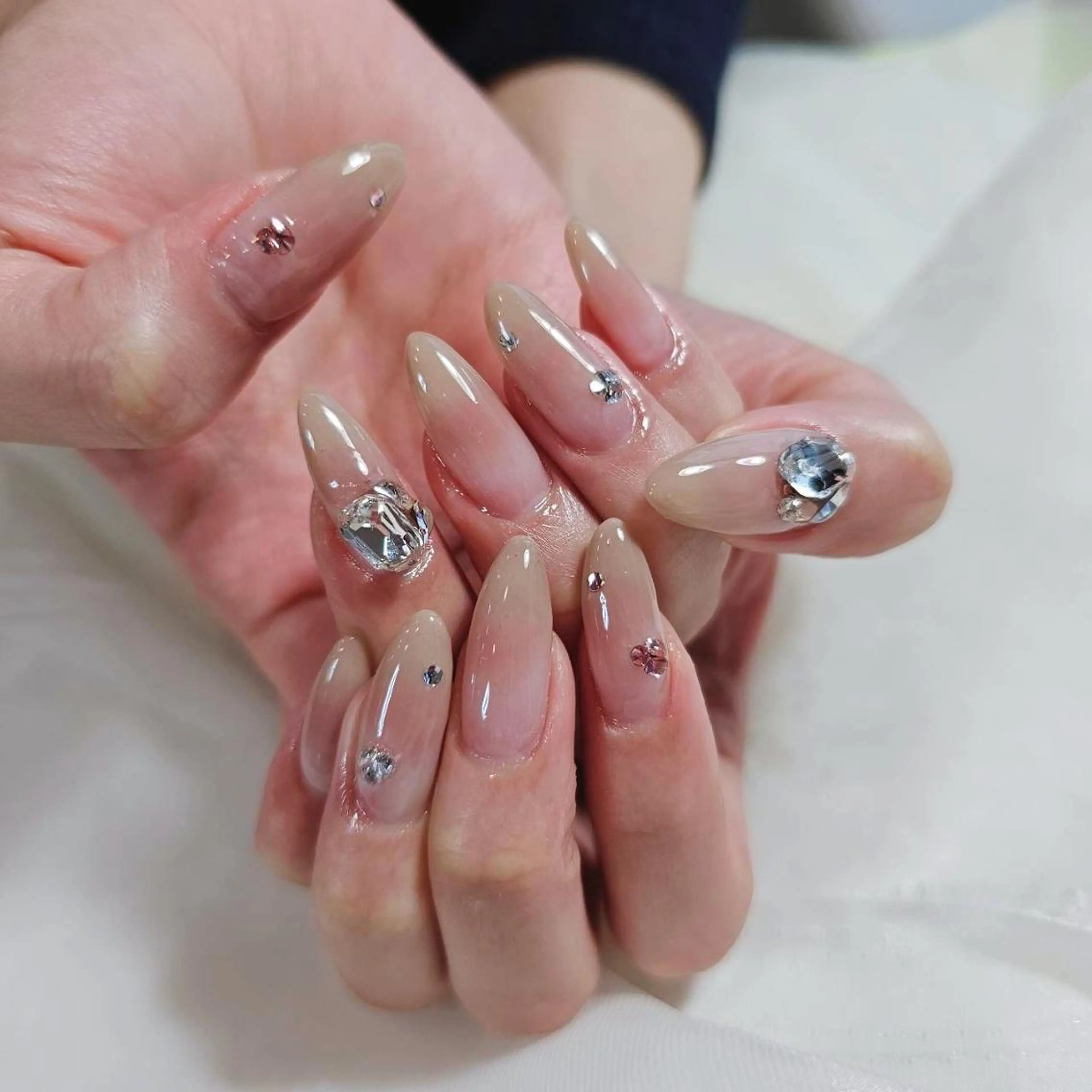 ネイル ワンホンネイル 🤍POP可愛い🧸 Menailのネイルデザイン