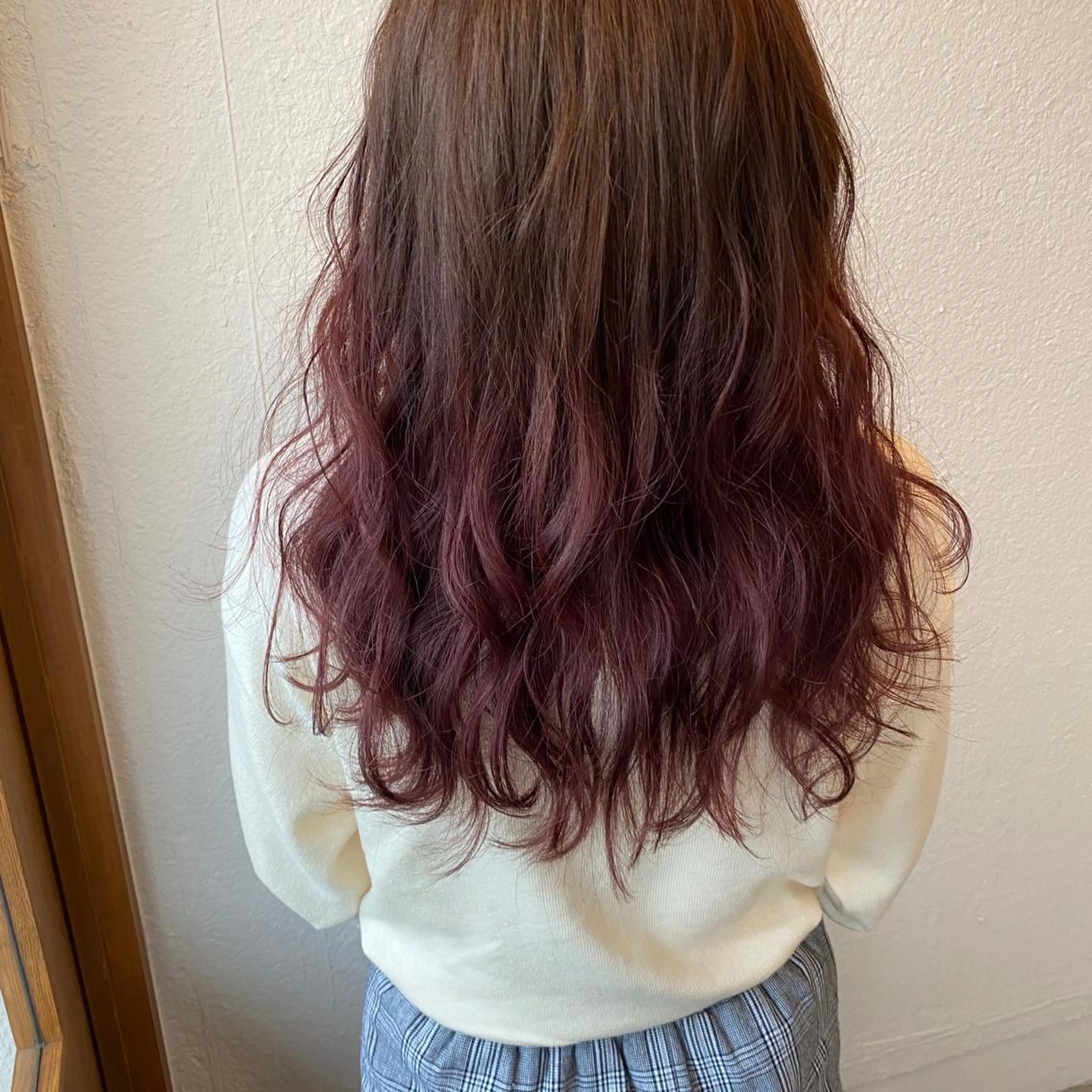 ロング カラー ブリーチ グラデーションカラー ピンクカラー カット ヘアカラー 入江 志穂のヘアスタイル