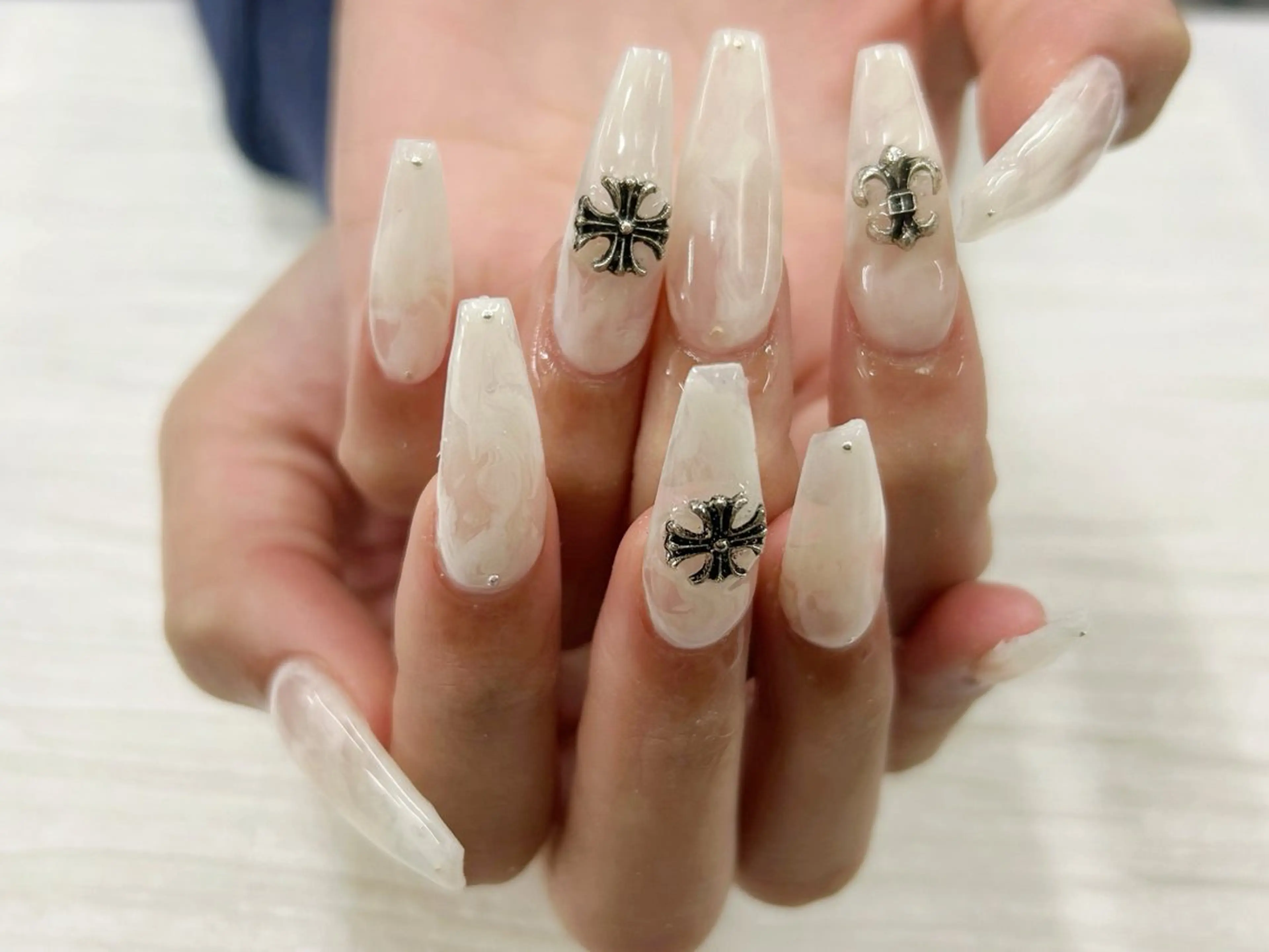 【SNSの持ち込みデザイン♡】長さ出し10本+シンプルコース🫧の写真