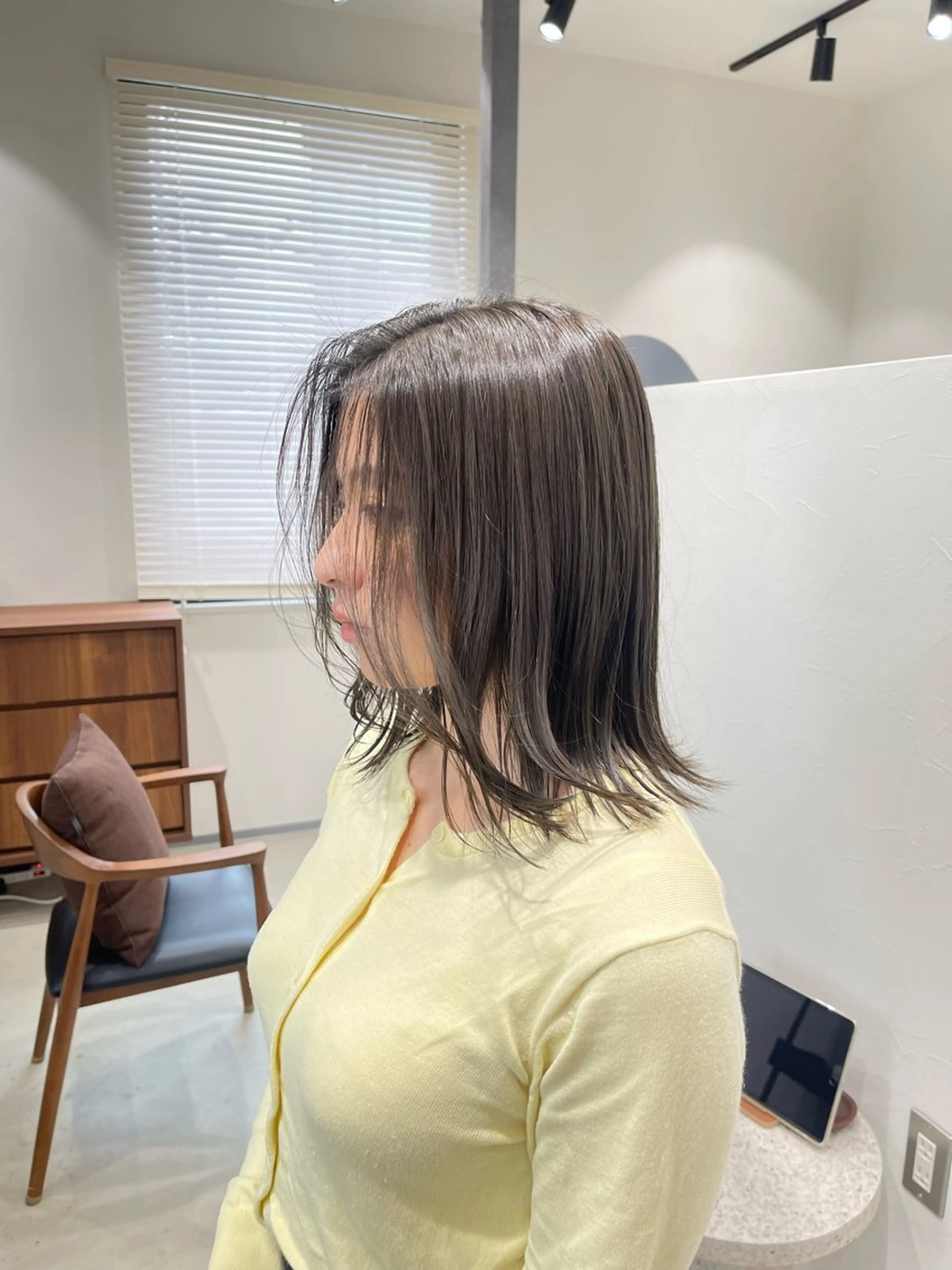 ミディアム カラー ベージュカラー ブリーチ ダブルカラー ヘーゼル ブリーチなしカラー レイヤー/ボブ /河内温太のヘアスタイル