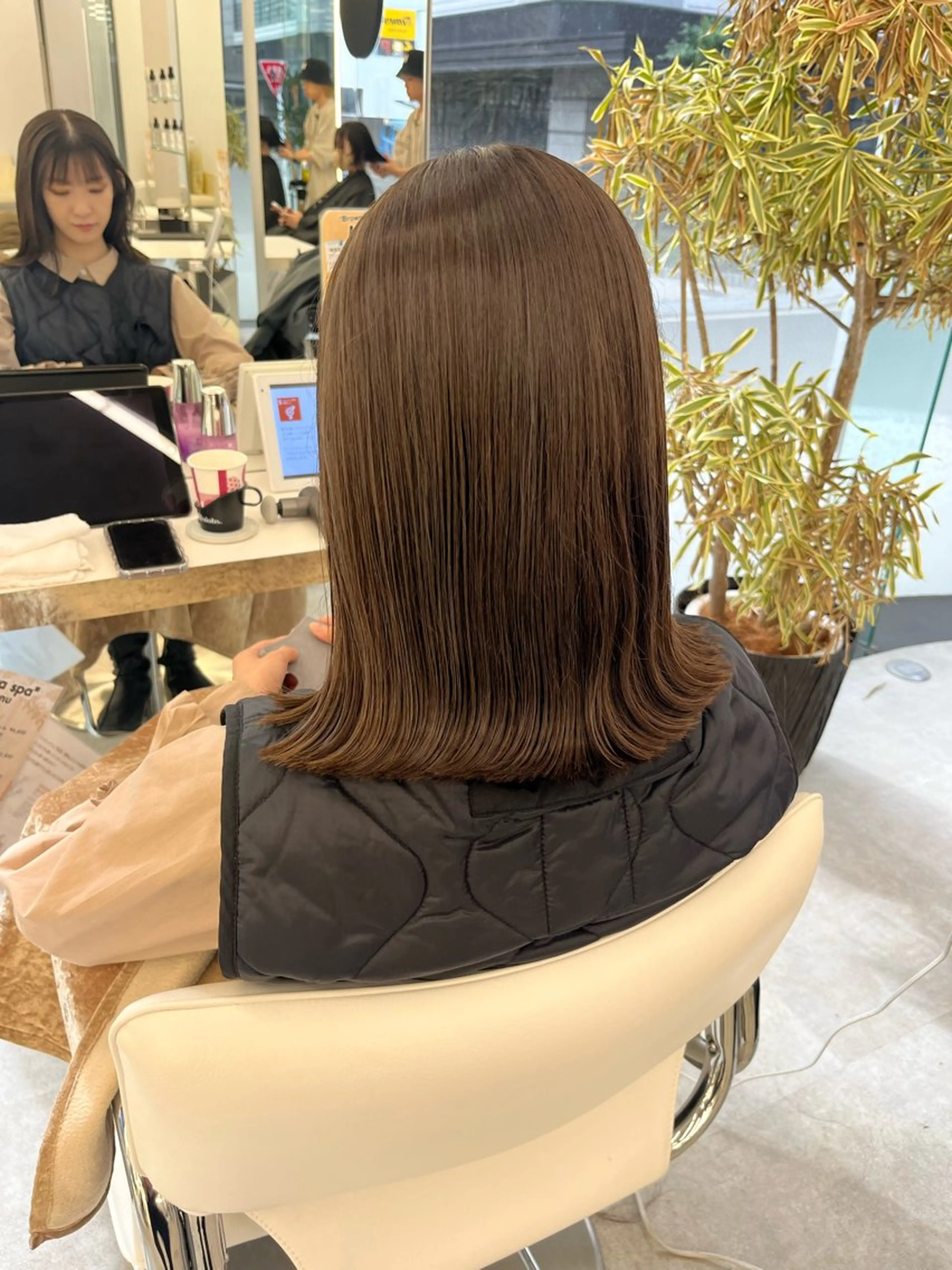 ミディアム カラー ヘアカラー トリートメント レイヤーカット×艶髪 /Ayanaのヘアスタイル