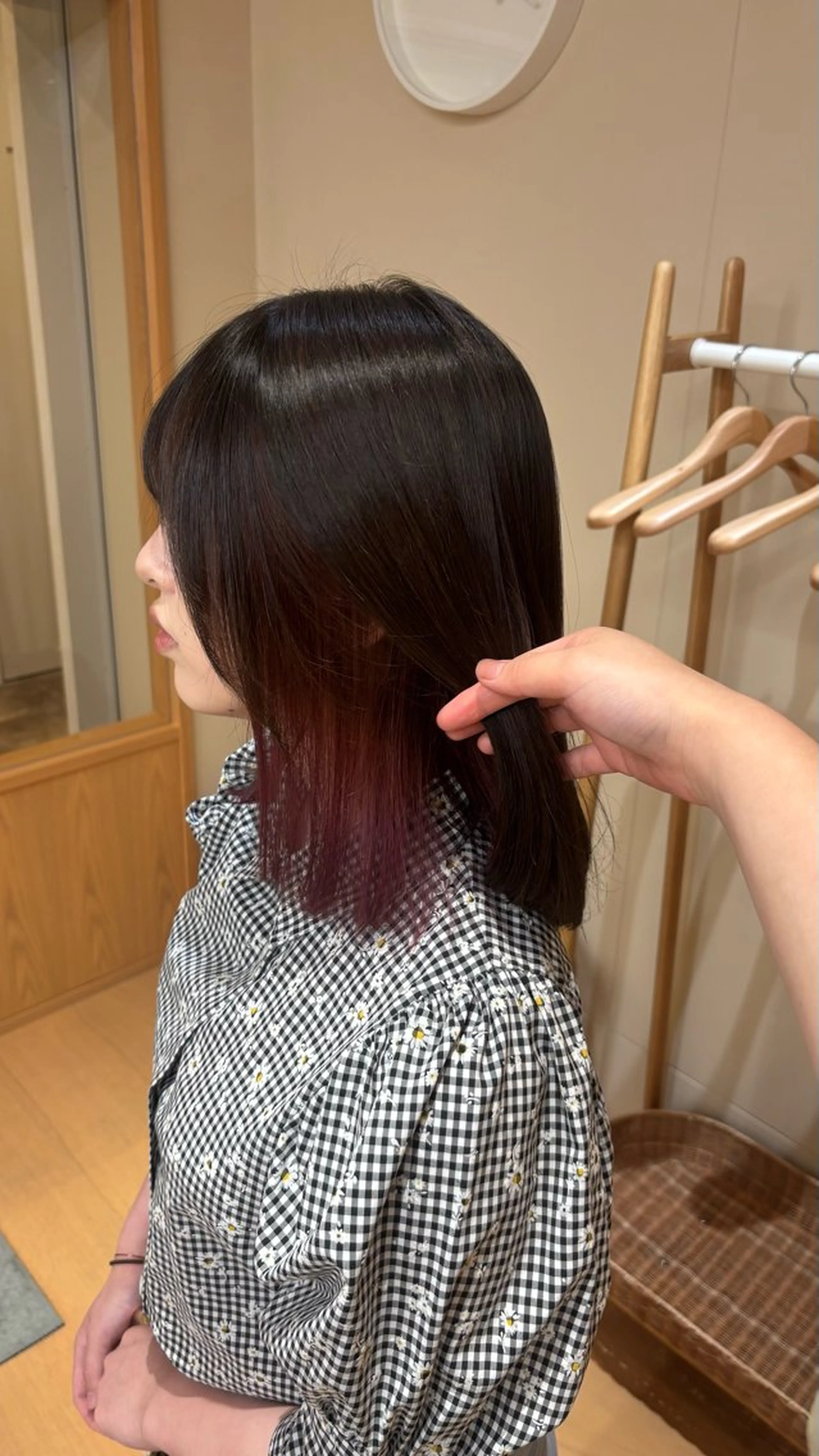 カラー きょうか🍑 鎌倉/艶カラー💜のヘアスタイル