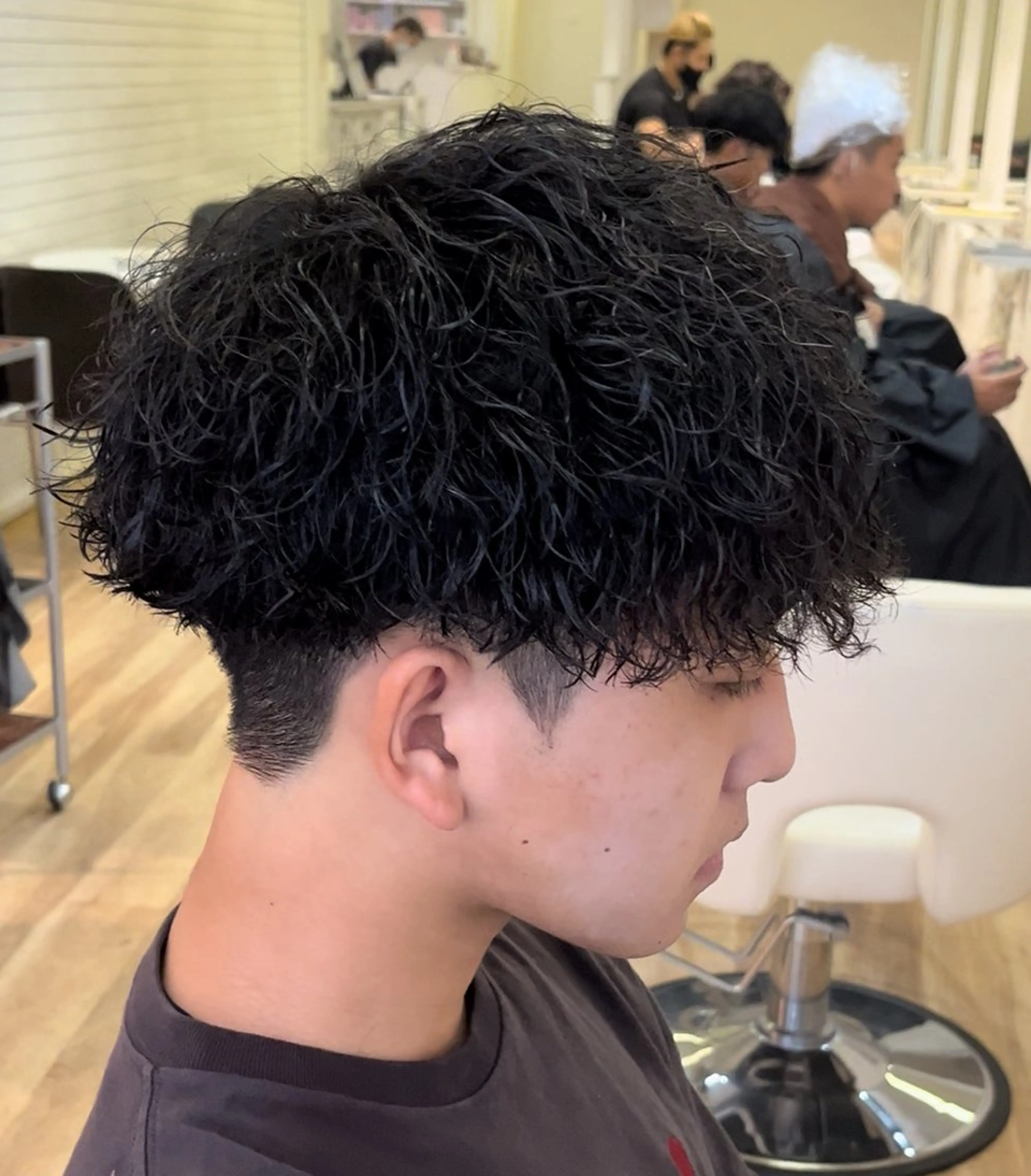 カット+波巻きスパイラル+ツイストスパイラル+Aujuaトリートメントの写真