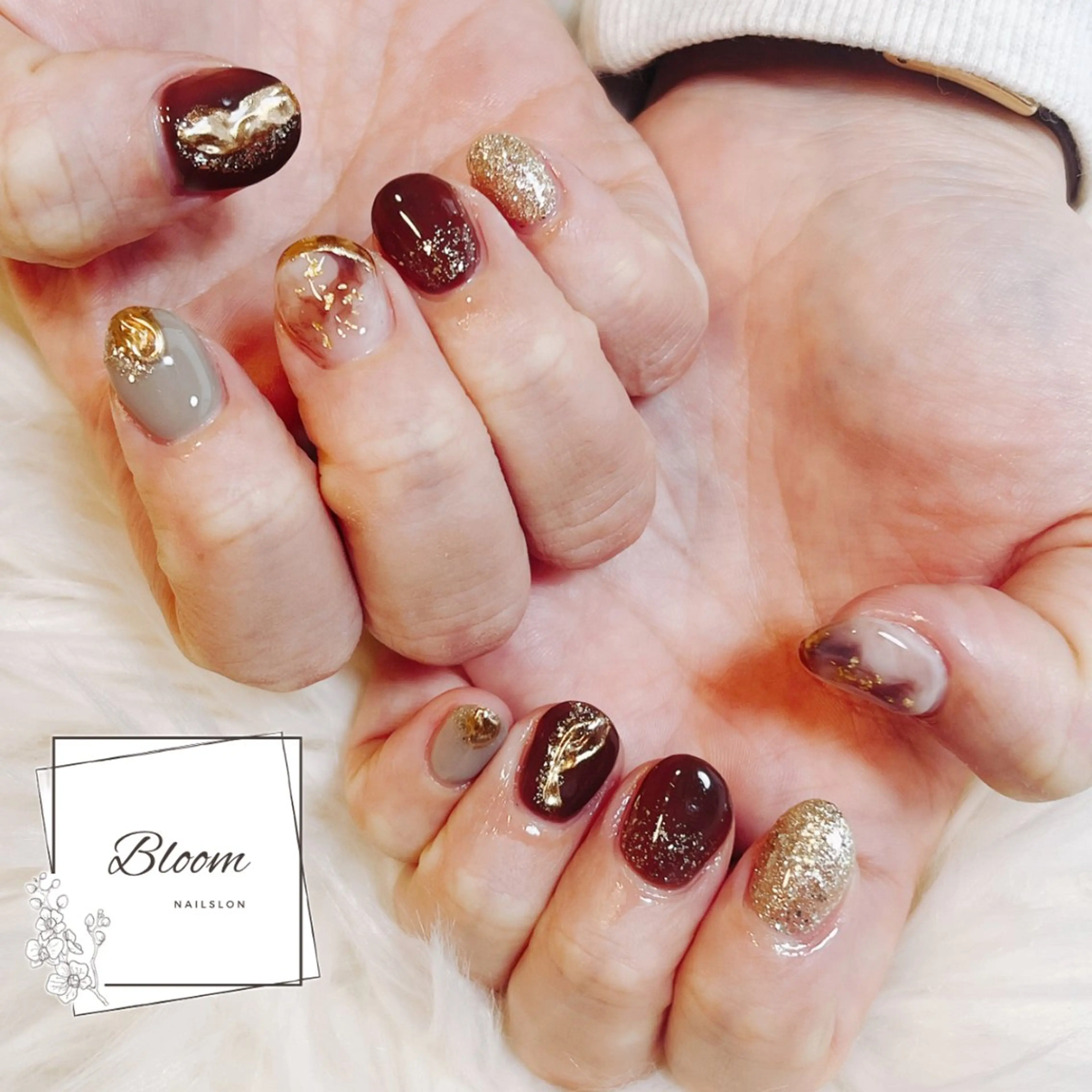 ネイル アートネイル ジェルネイル ゴールド キラキラネイル ミラーネイル ハンドネイル Bloom Nail Salonのネイルデザイン