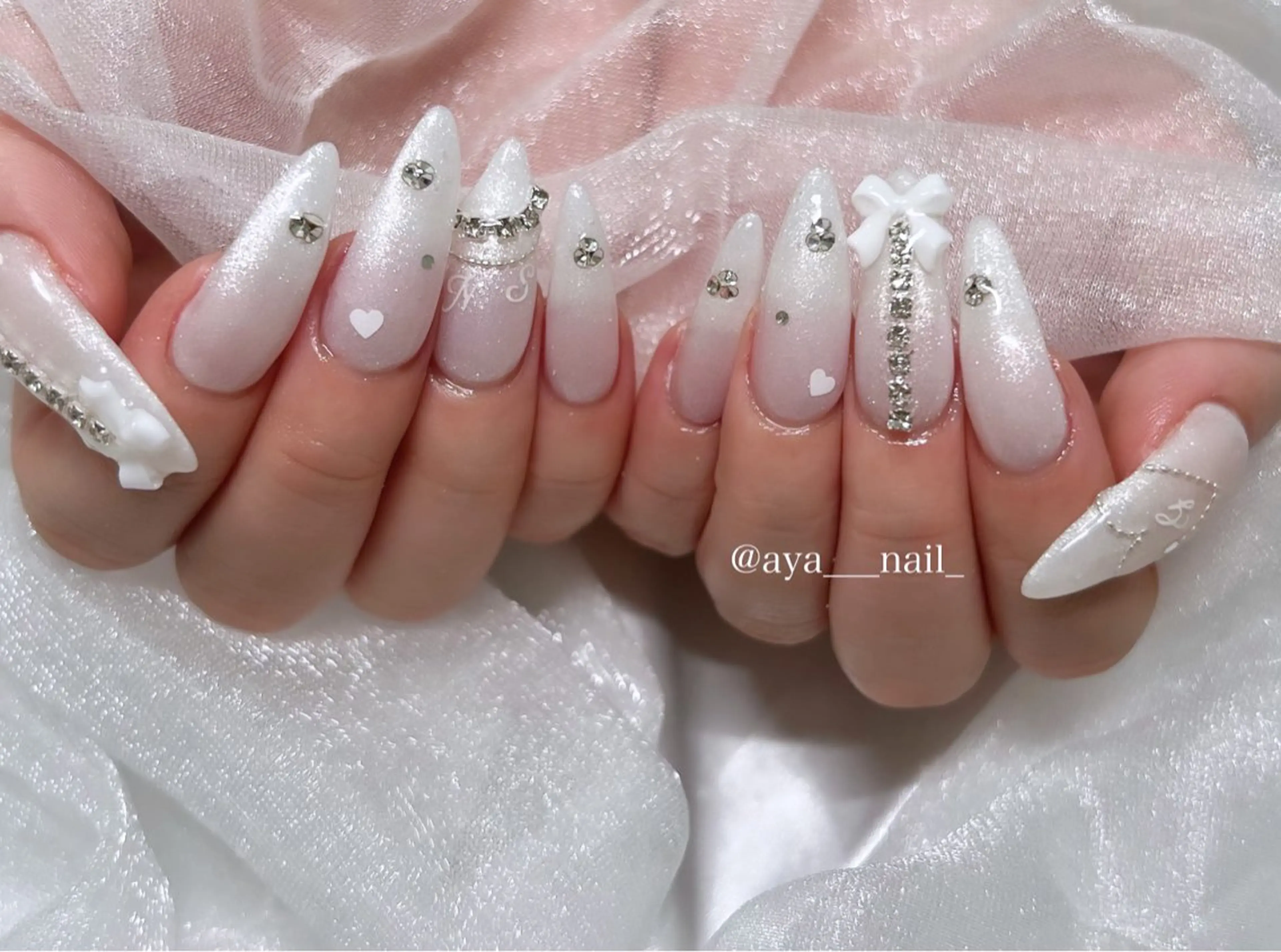 ネイル ハンドネイル Roi〈ロワ〉 ayanaのネイルデザイン