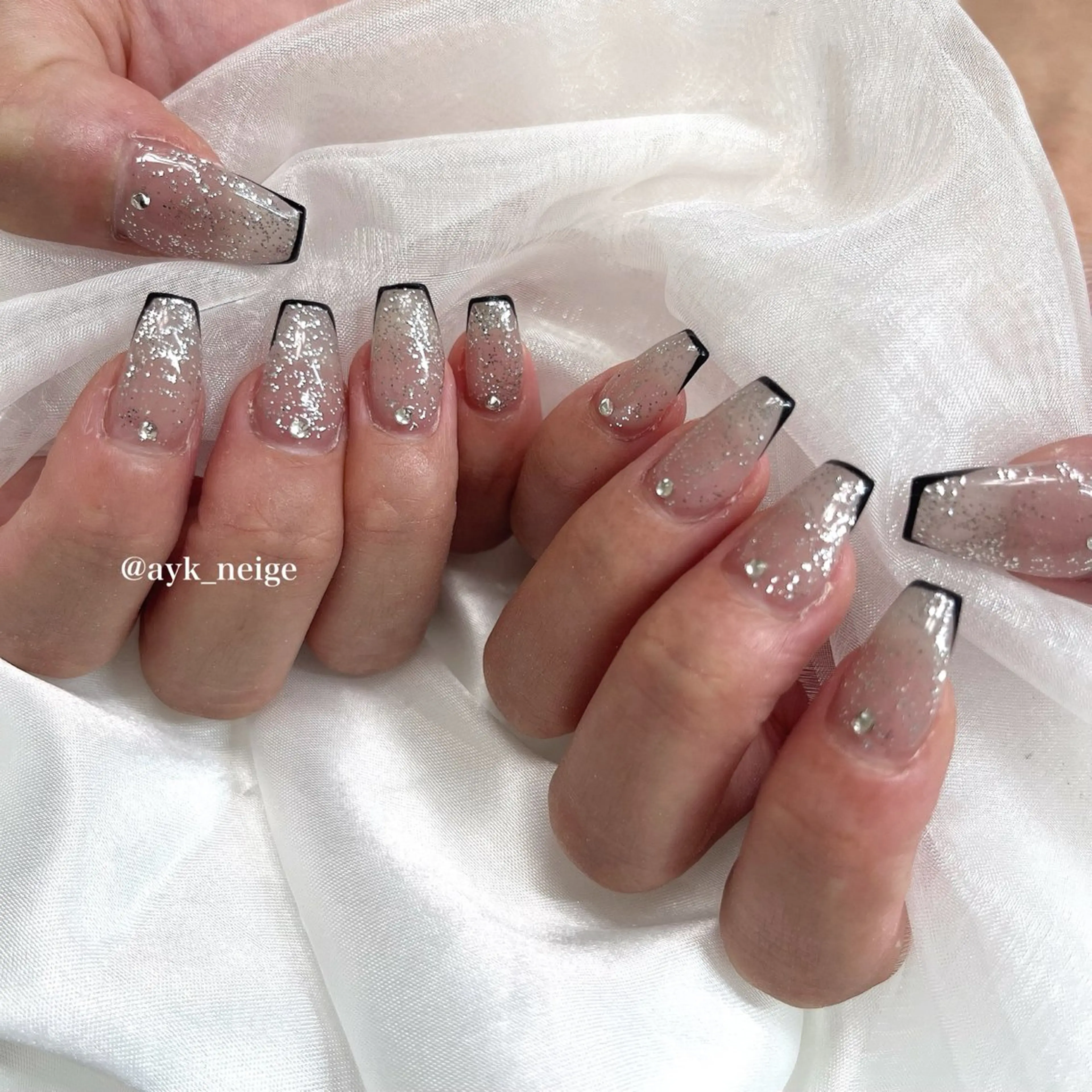 ネイル フットネイル フレンチネイル キラキラネイル 韓国ネイル マグネットネイル n'eige nail所属・大谷 綾香のネイルデザイン
