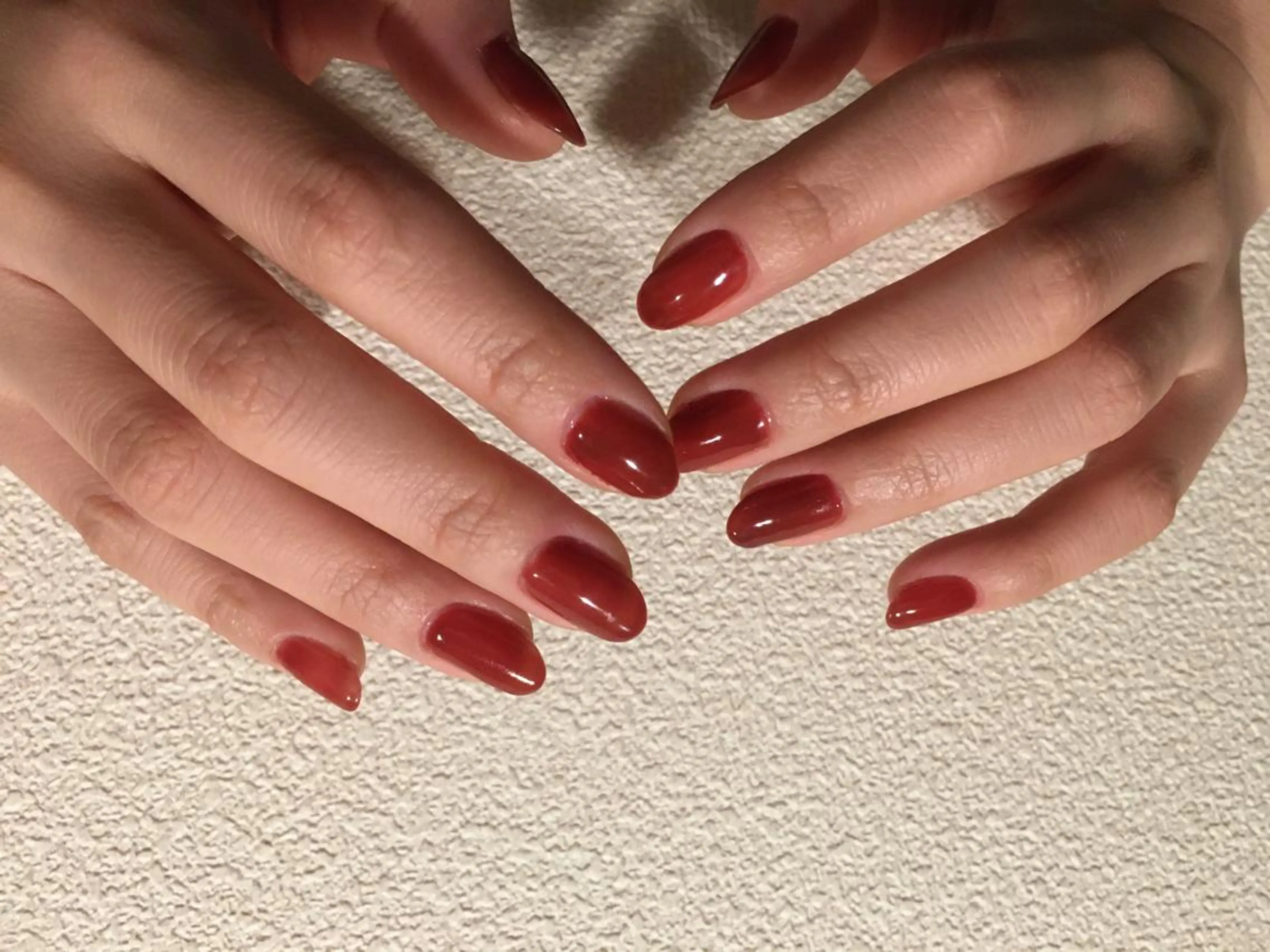 ネイル ワンカラーネイル 赤色 ハンドネイル C'mere nailsのネイルデザイン