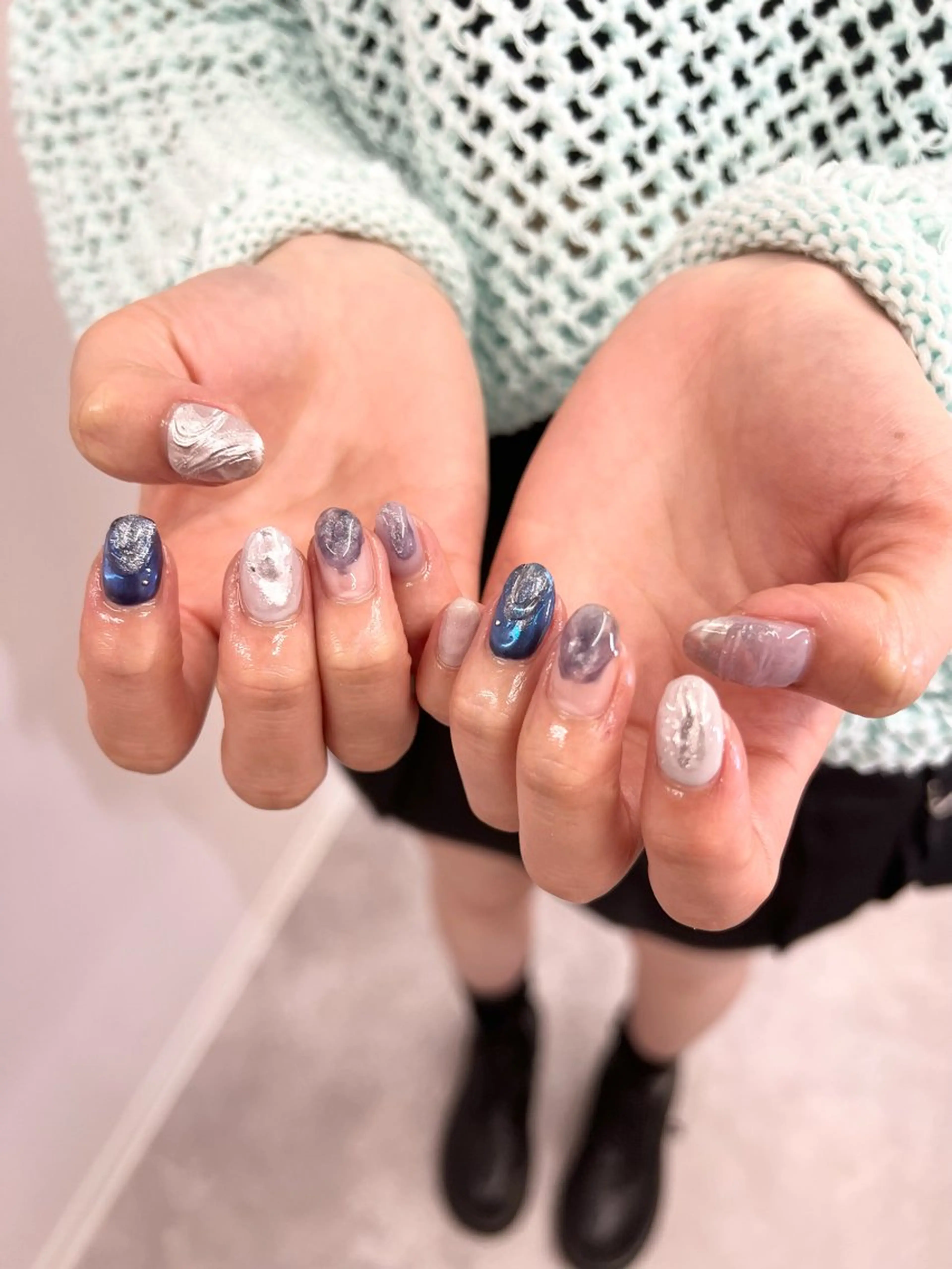 ネイル ブルー ジェルネイル ミラーネイル ネイビー ニュアンスネイル ハンドネイル ハンドケア Bana_ Nailのネイルデザイン