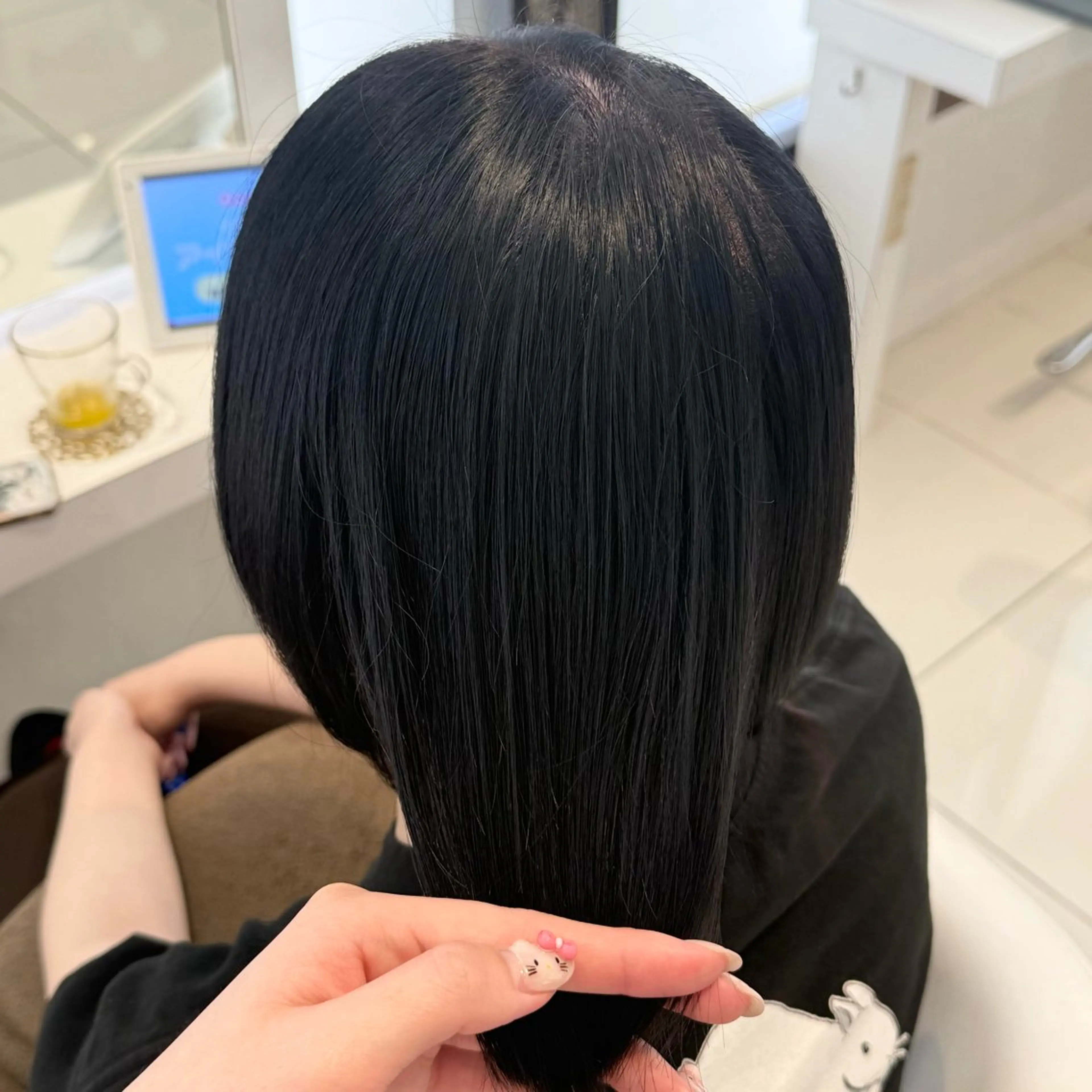 ミディアム カラー パープルカラー ヘアカラー EARTH所属・NATSUMI 透明感カラーのヘアスタイル