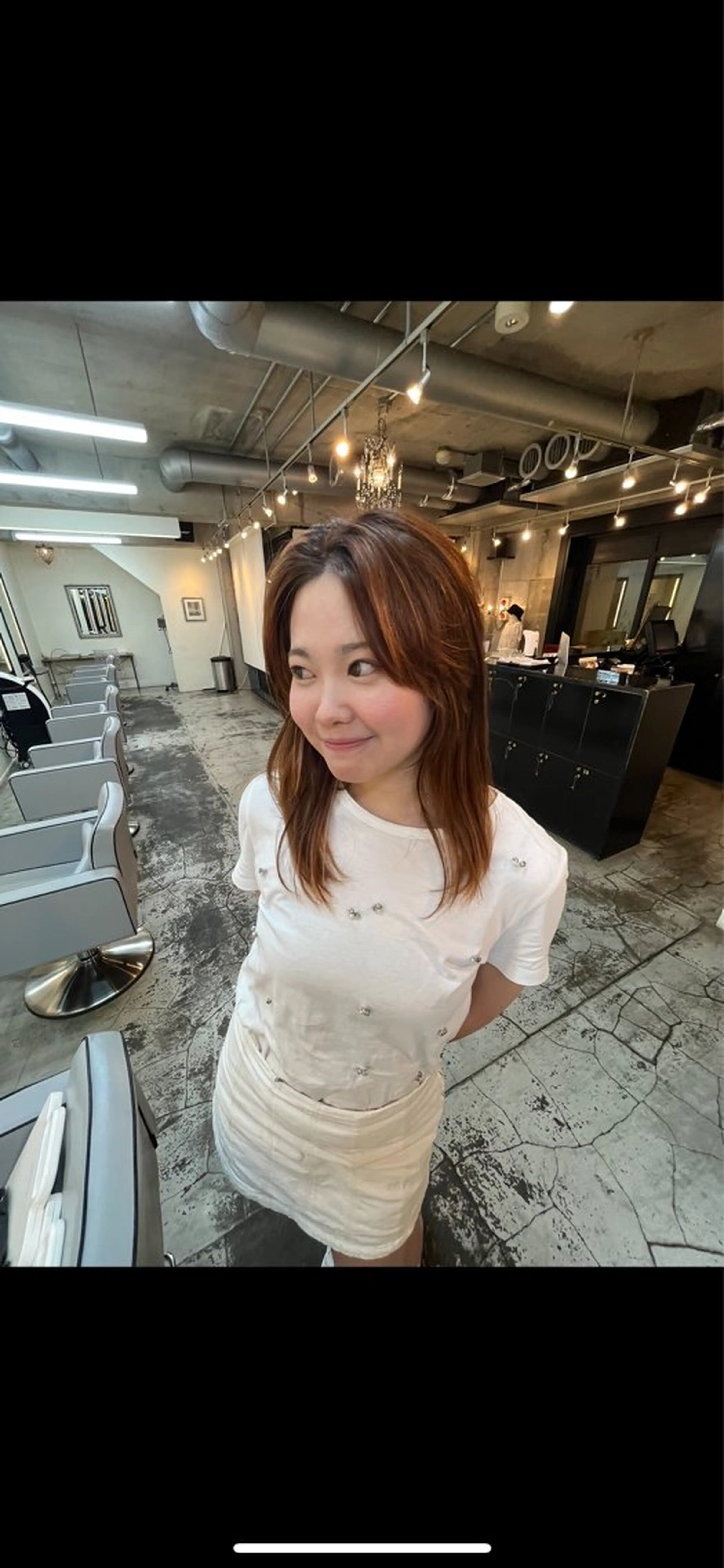 セミロング ハイライト イシイ モエカのヘアスタイル