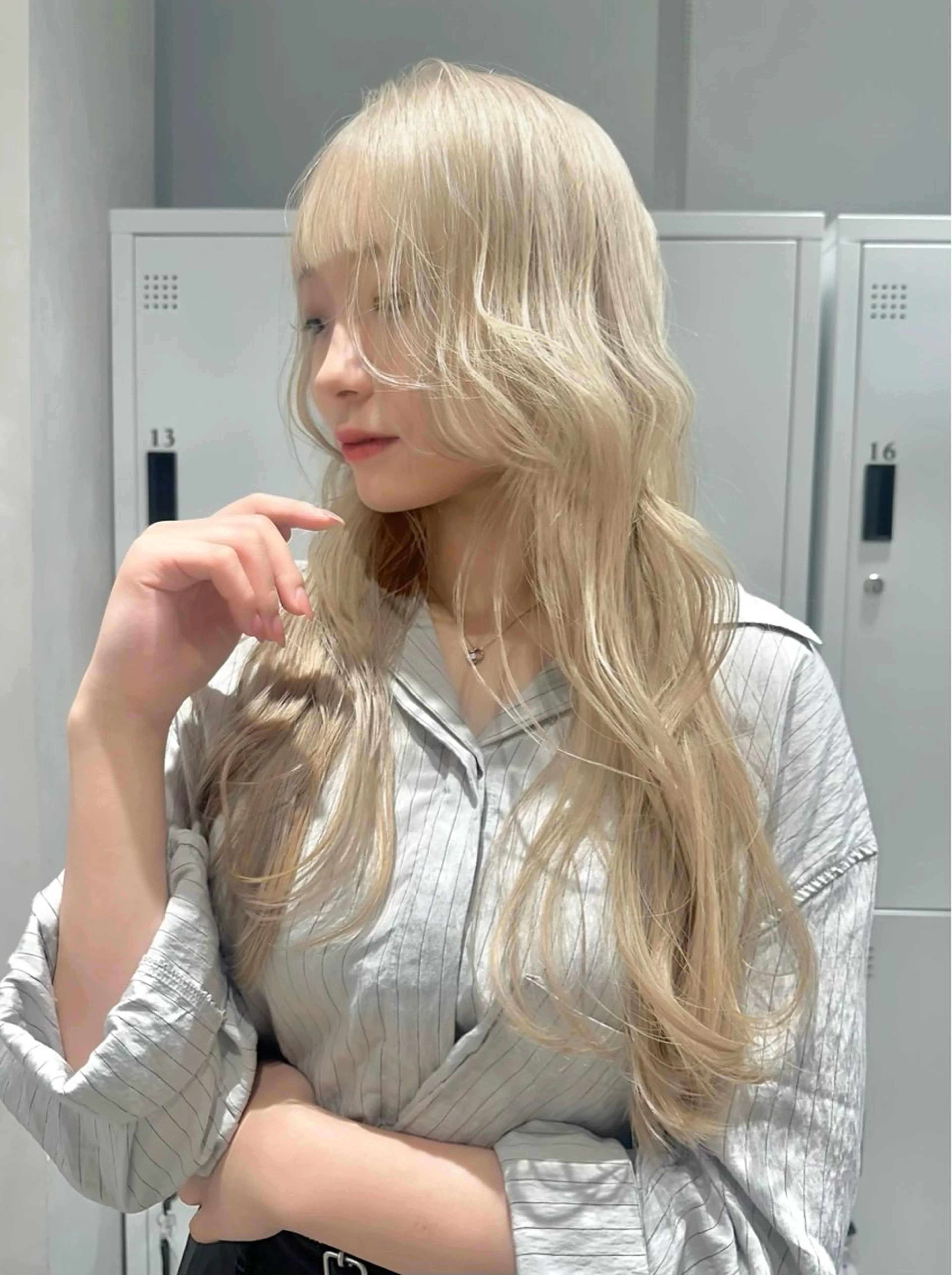 ロング カラー ベージュカラー ブリーチ ブロンド ブロンドベージュ ダブルカラー 似合わせ小顔ショート /akane🐰♥️のヘアスタイル