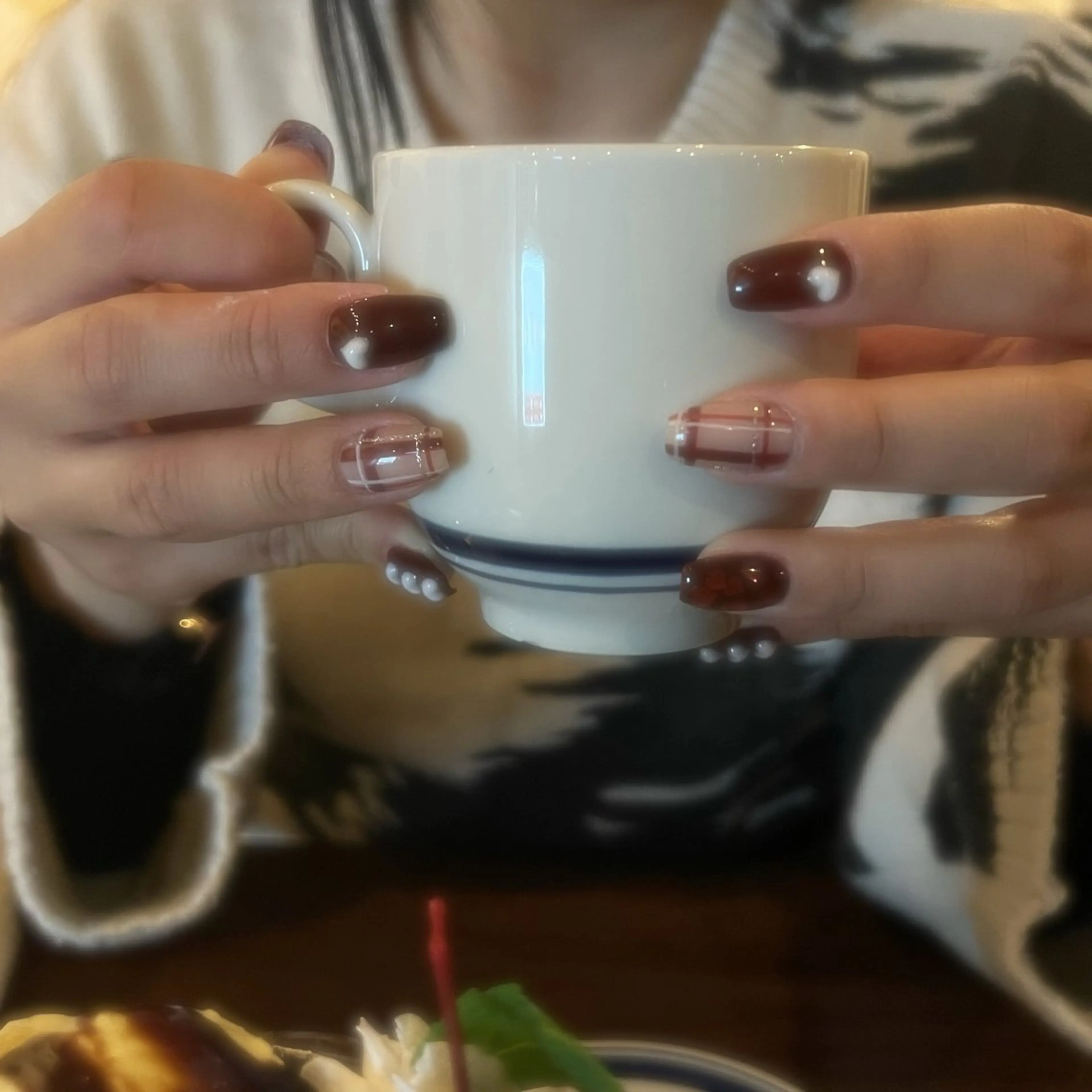 ネイル バレンタイン ハンドネイル .꒰ঌtenten ໒꒱·̩͙．のネイルデザイン