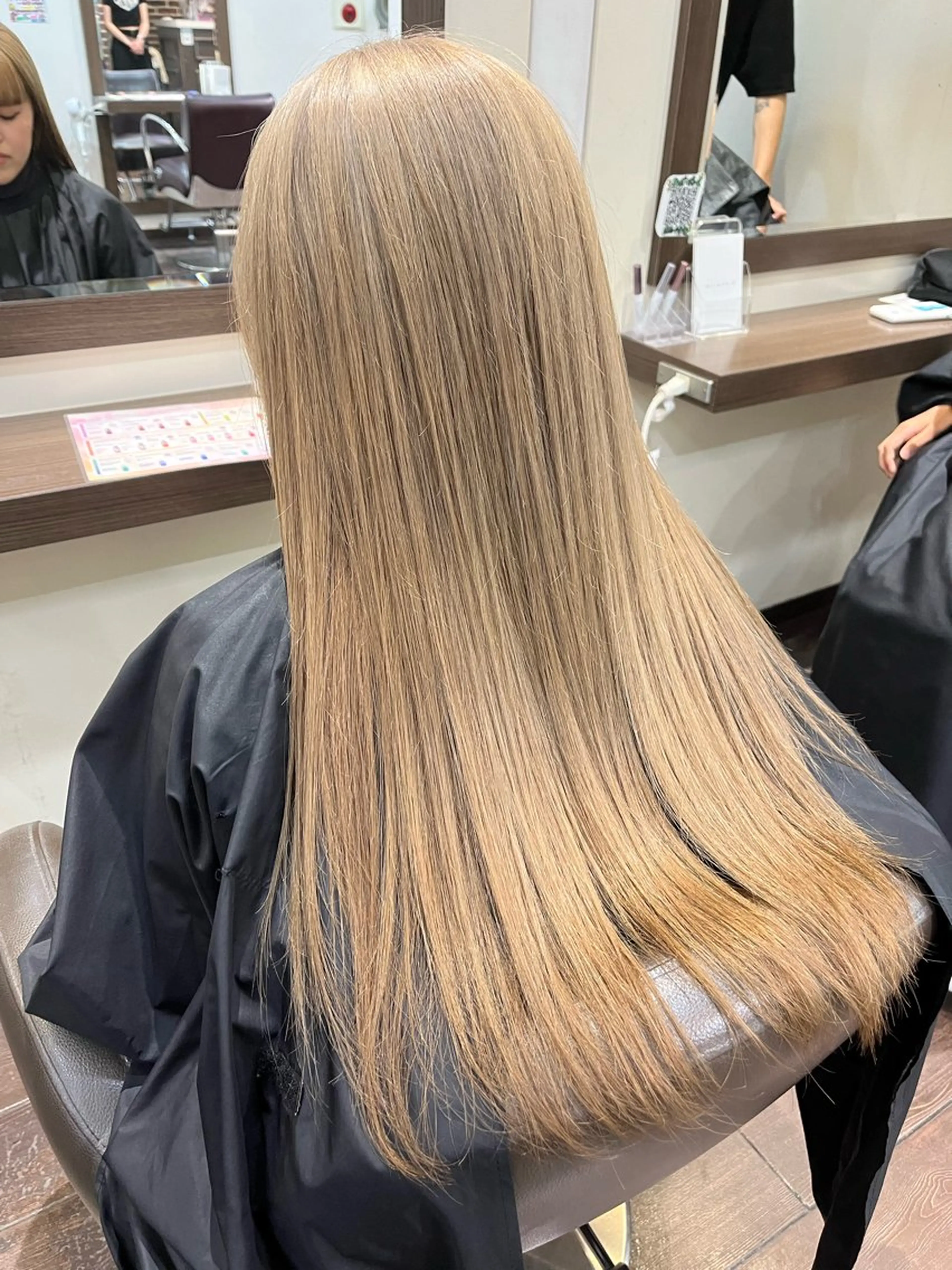 カラー ベージュカラー ブリーチ ケアブリーチ ダブルカラー イヤリングカラー ヘアカラー トリートメント 透明感カラー こだわりカットあさみのヘアスタイル