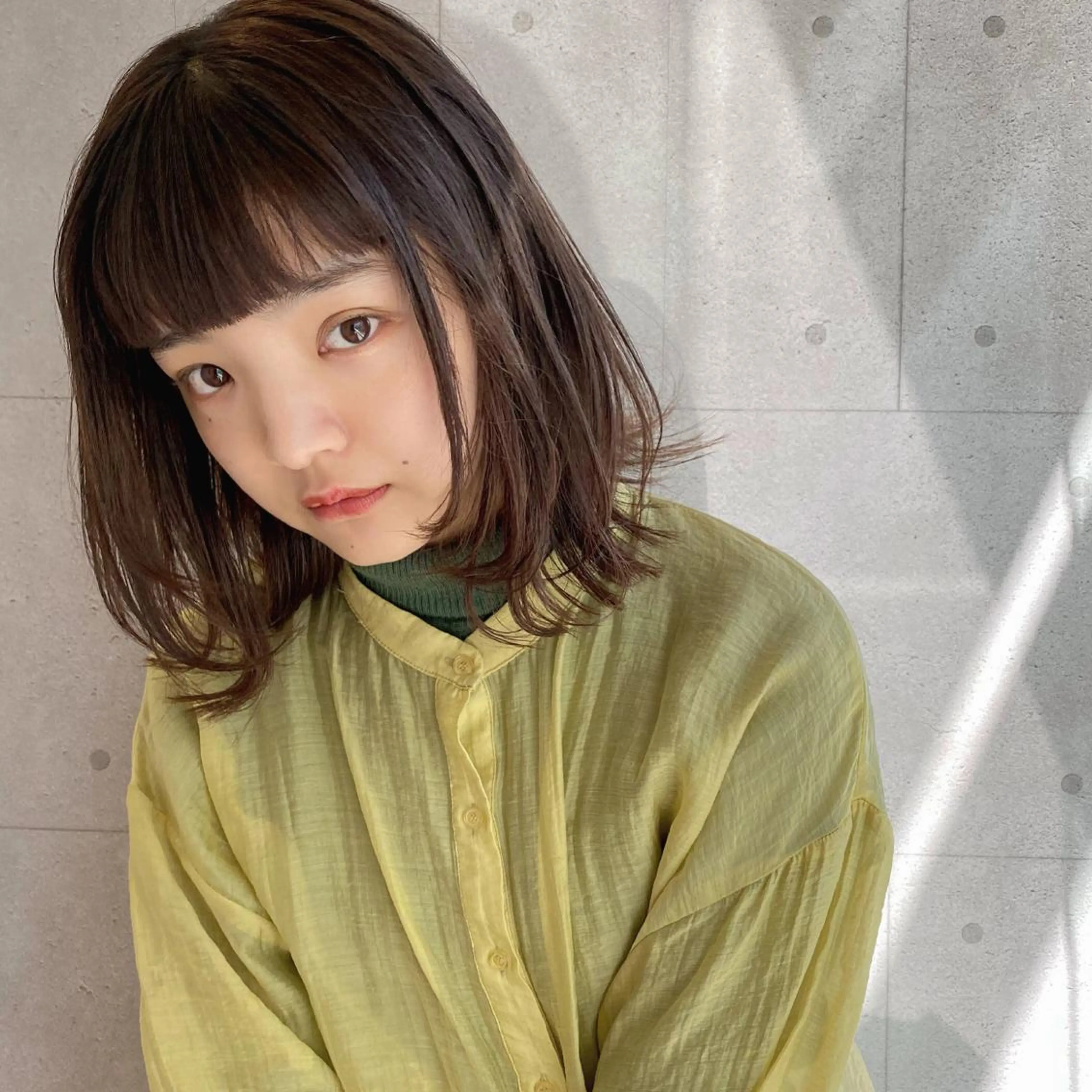 プレイングカラー🤍 細めハイライトのヘアスタイル