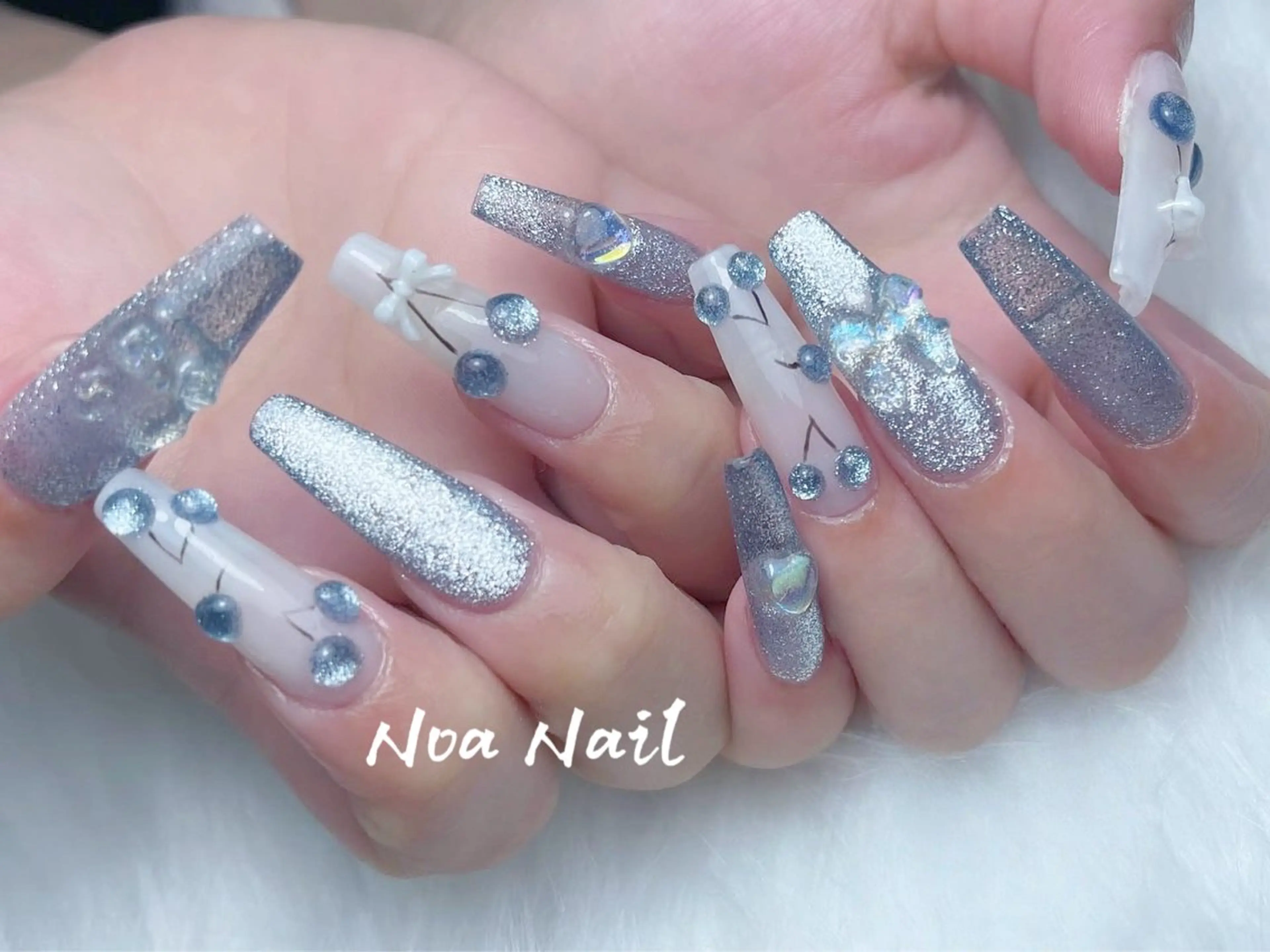 ロング 韓国風ヘア ハンドネイル NOA NAILのネイルデザイン