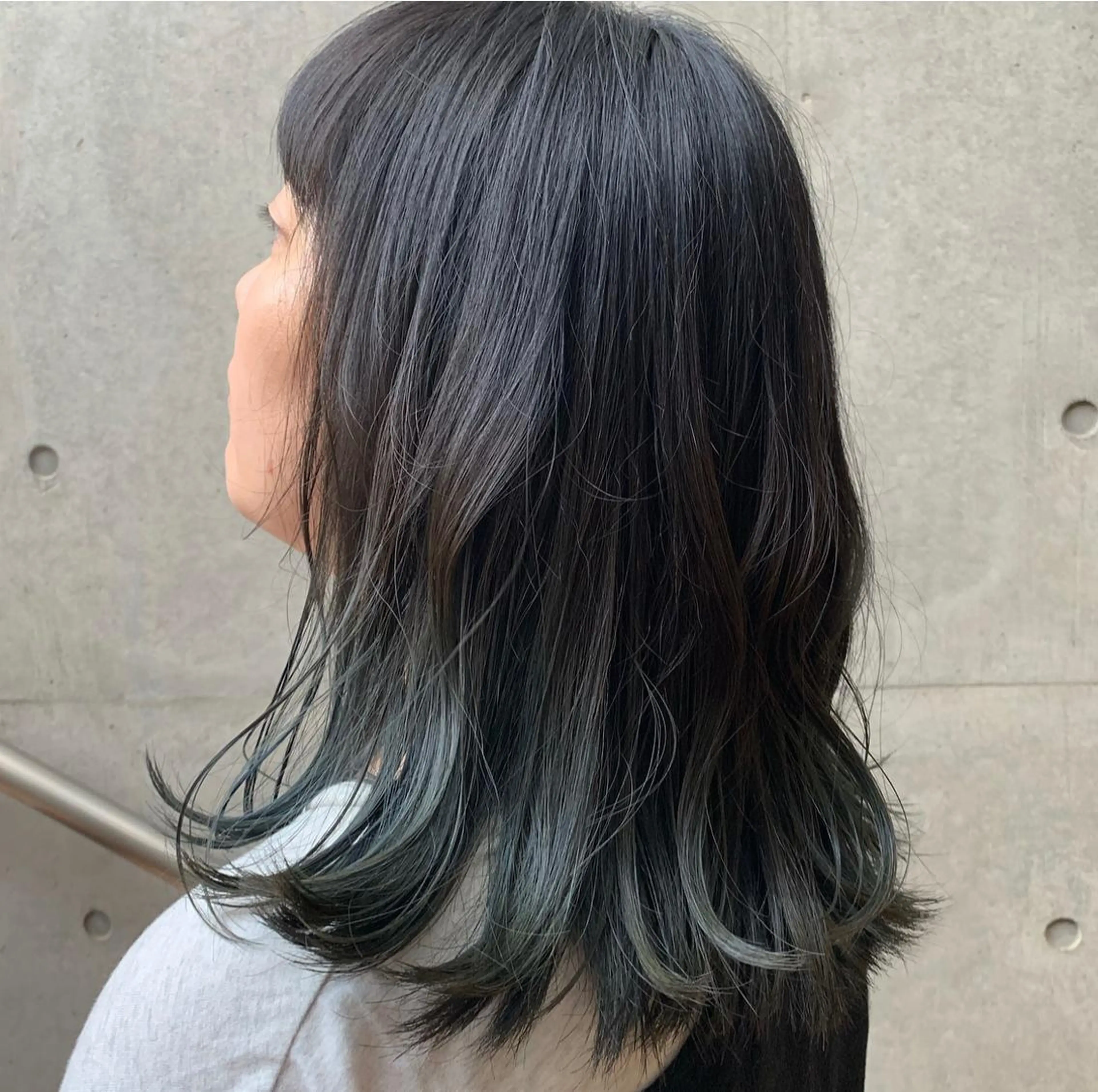 セミロング カラー box mico. mutsumiのヘアスタイル