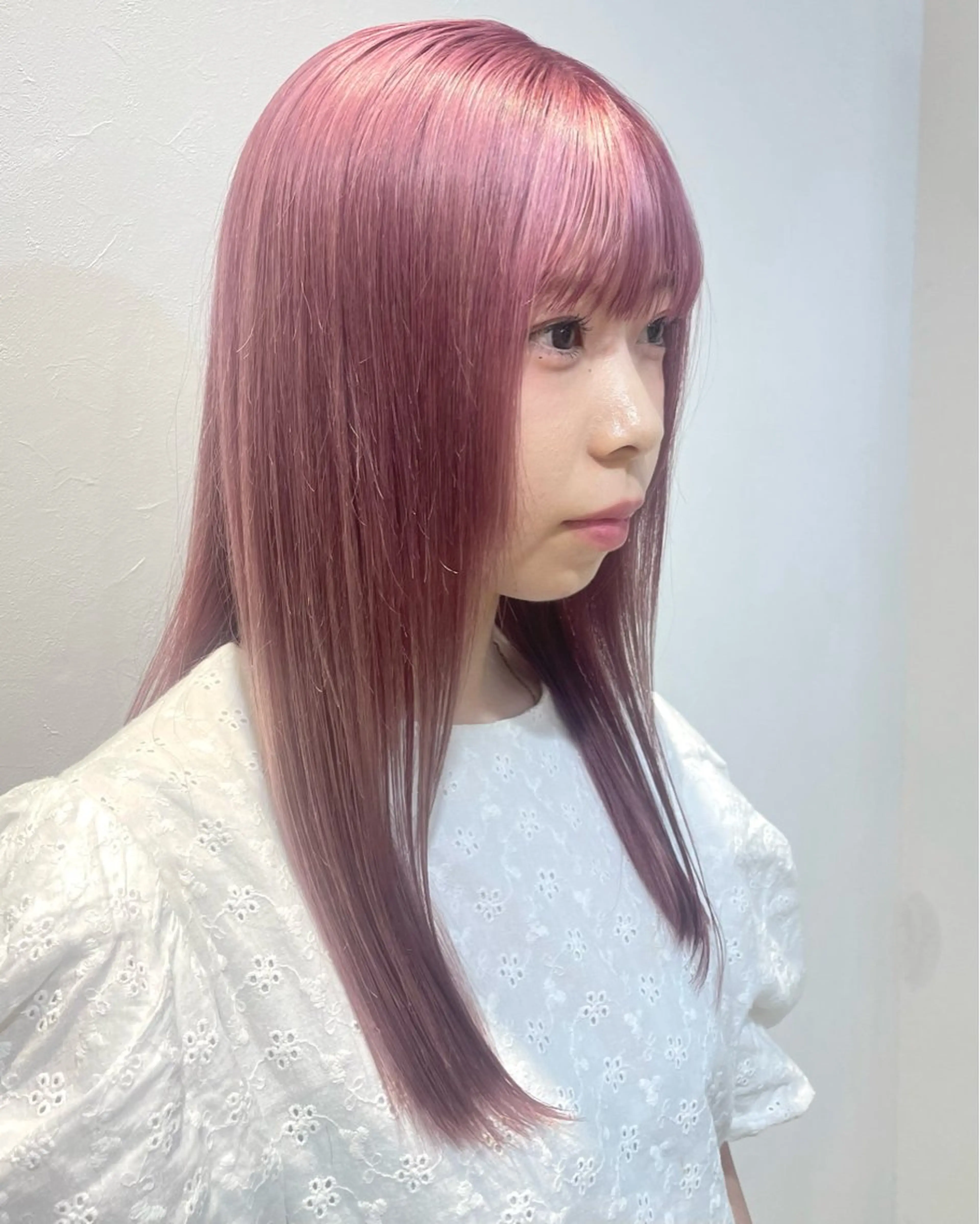 カラー ハイトーン🎀 ボブカット小野百葉のヘアスタイル