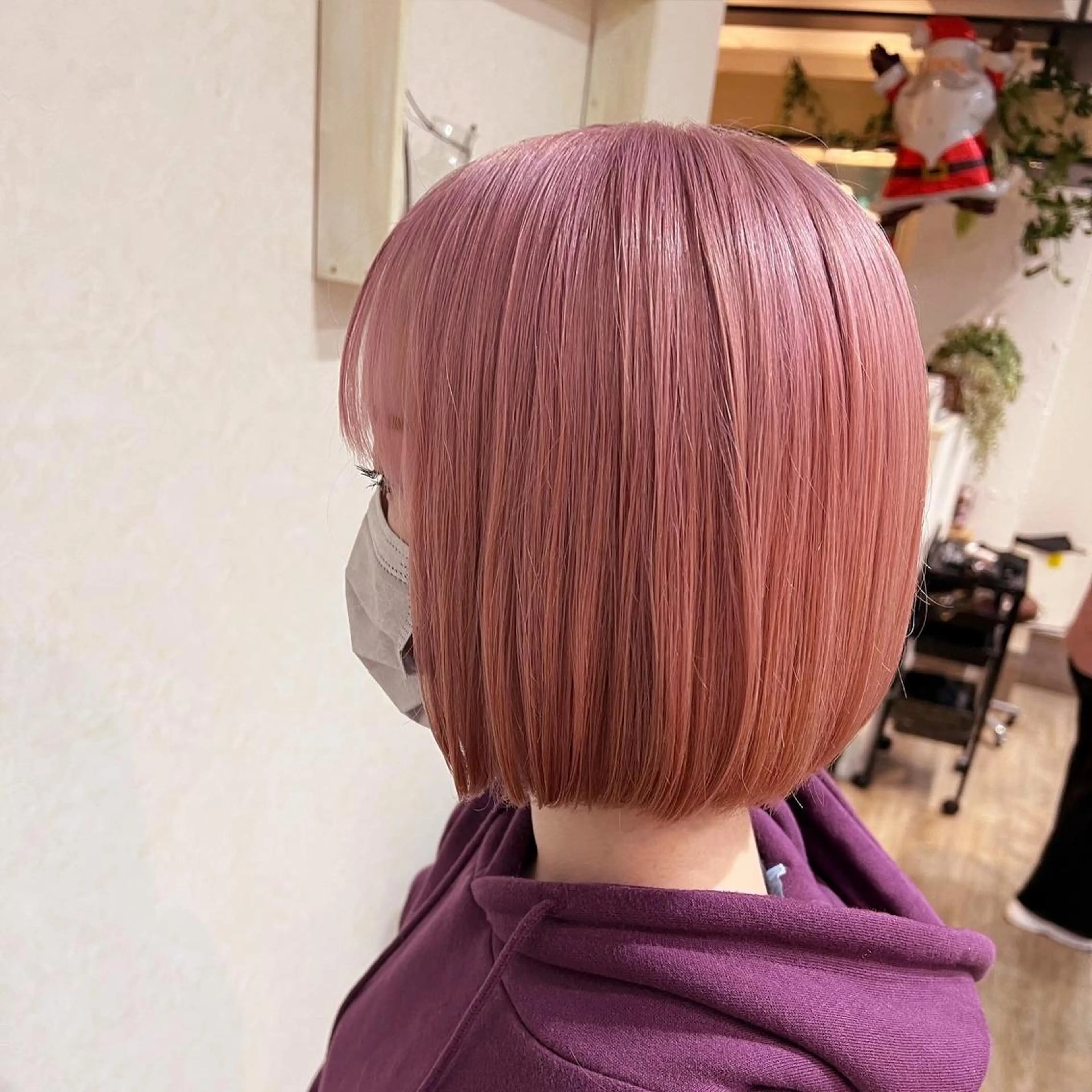 セミロング カラー ベージュカラー ブリーチ ケアブリーチ ピンクカラー ホワイトピンク カット ヘアカラー トリートメント ブリーチ/髪質改善/ レイヤー/YUTO‎のヘアスタイル