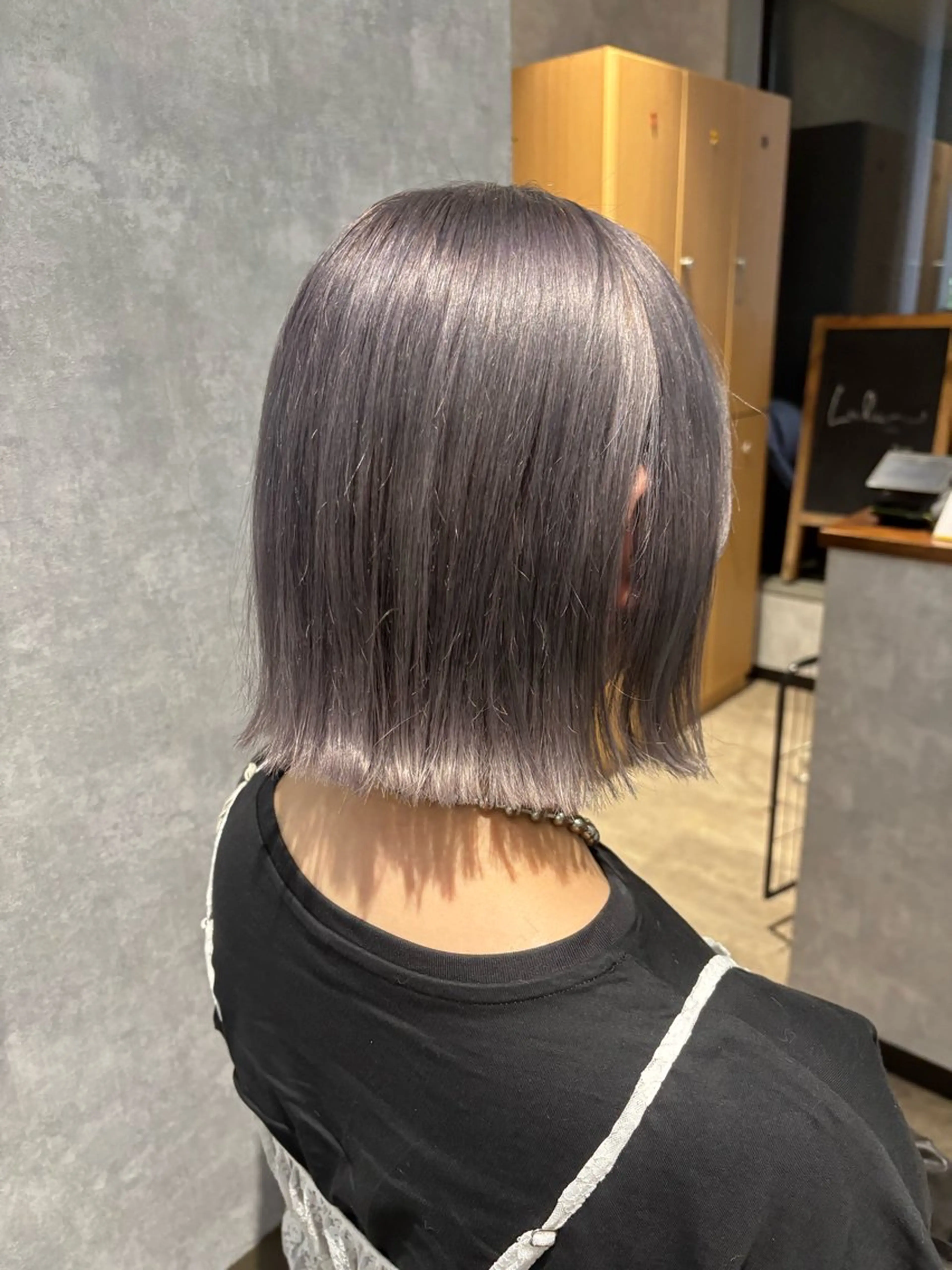 ミディアム カット ヘアカラー トリートメント 🌐NATSUMI 🌐【寒色カラー】のヘアスタイル